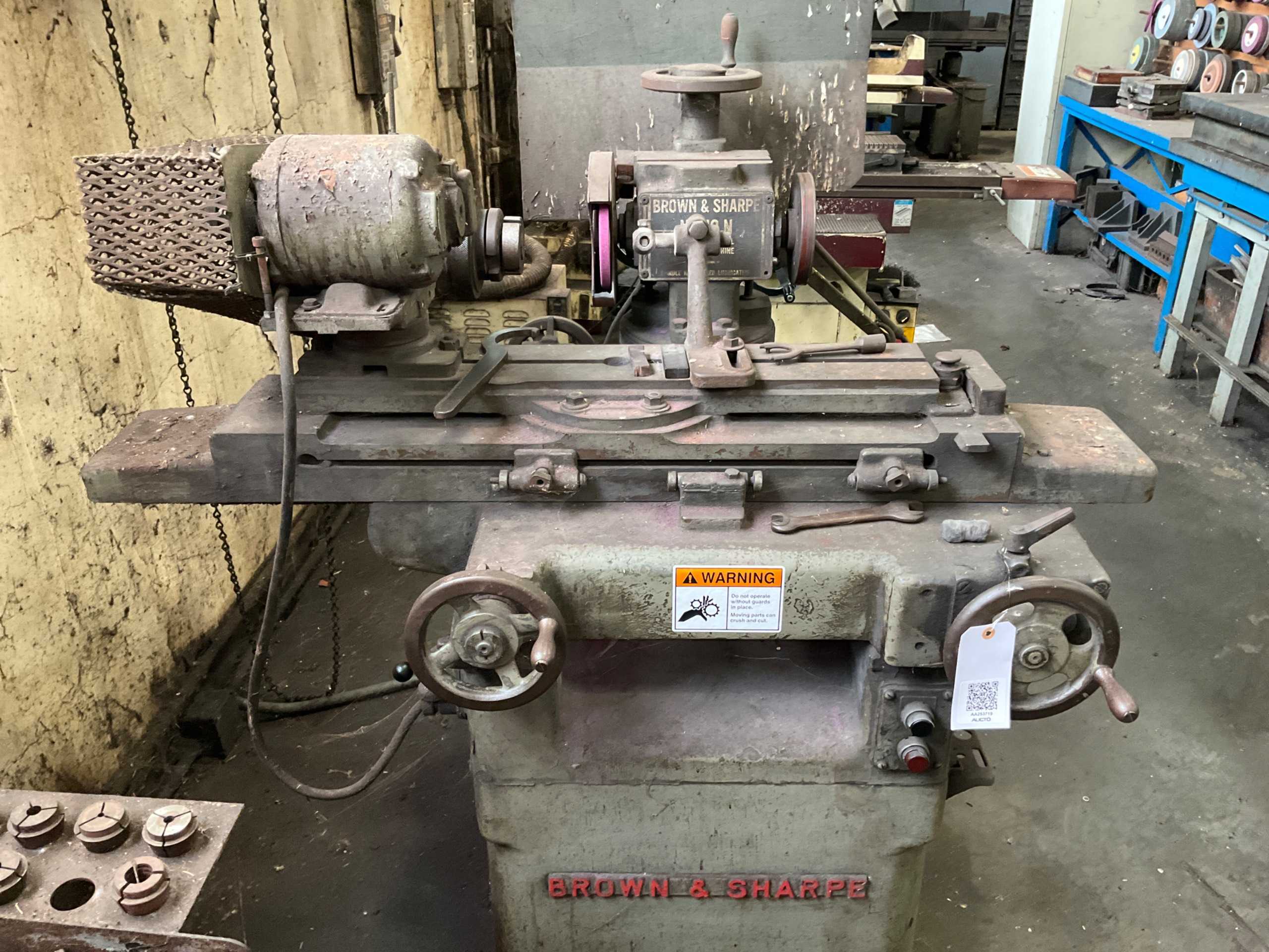 BROWN & SHARPE 10 N TOOL GRINDER - TOOL GRINDERS