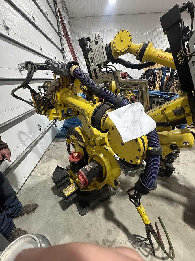 2009 FANUC R-2000IB/210F ARTICULATED ROBOT, 210KG PAYLOAD, 2655MM REACH, R-30IA CONTROL - ARTICULATED ROBOTS
