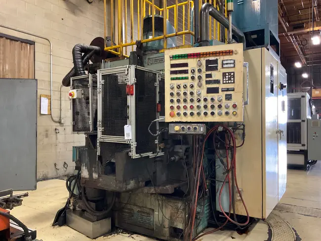 NISSEI V-5P M-901 GRINDING MACHINE - undefined