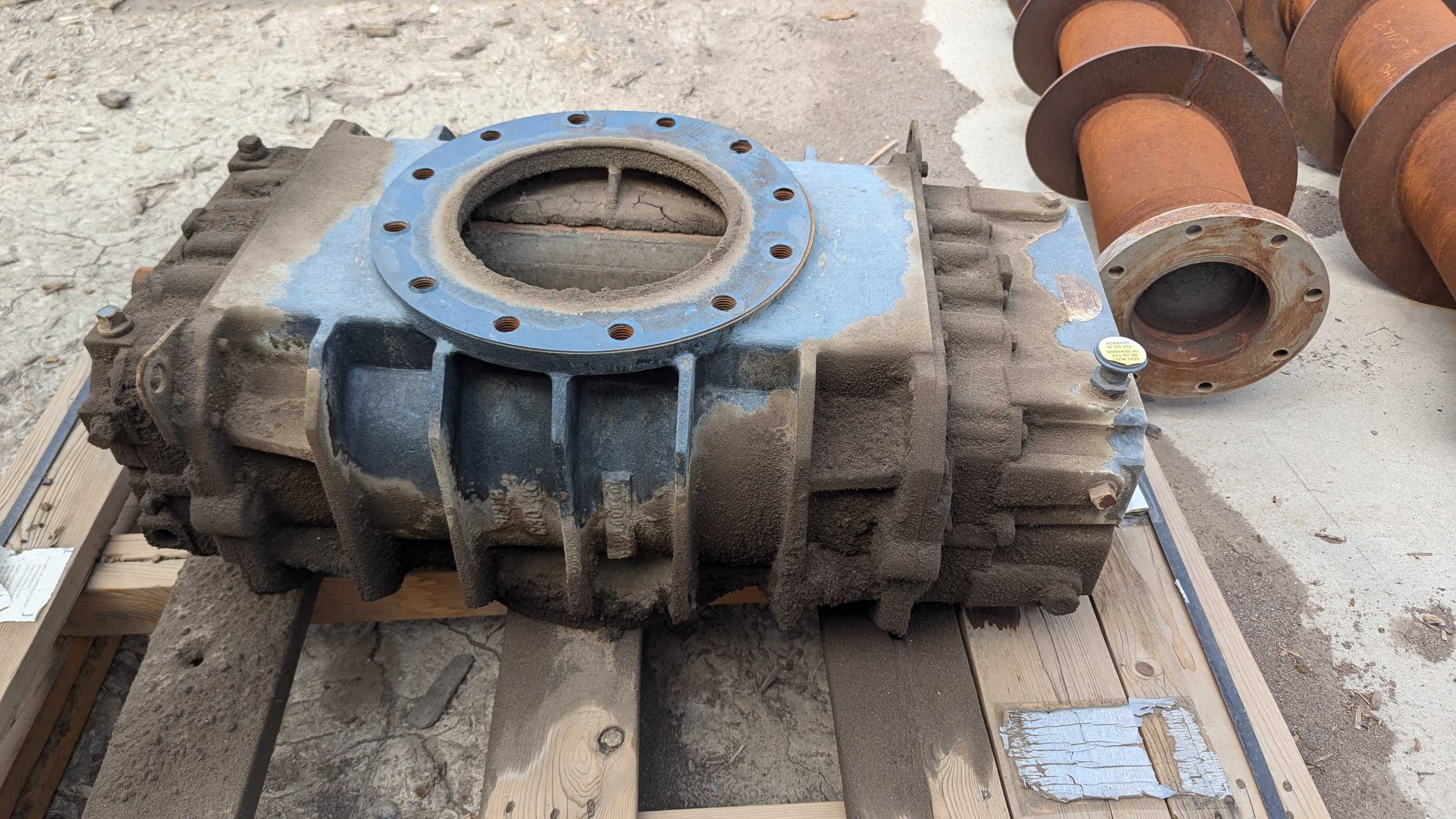BULK QTY OF MOTORS & BLOWER - INDUSTRIAL PARTS