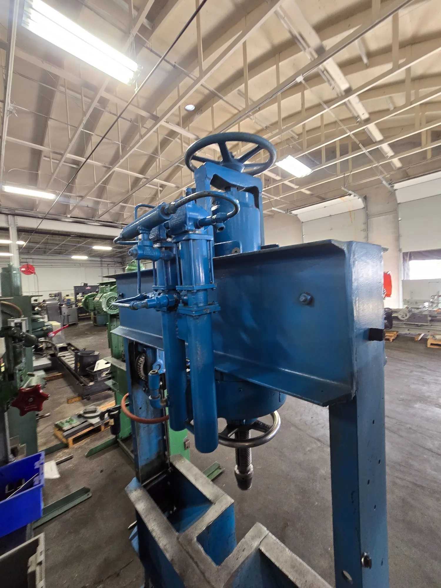 DAKE 906475 75 TON AIR HYDRAULIC H-FRAME PRESS W/ RAILS & SPECIAL DESIGN TABLE - HYDRAULIC PRESSES