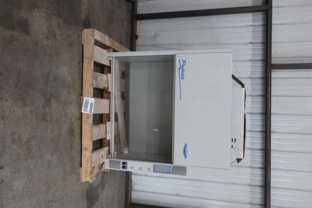 LABCONCO PROTECTOR 2247300 CHEMICAL FUME HOOD - FUME HOOD