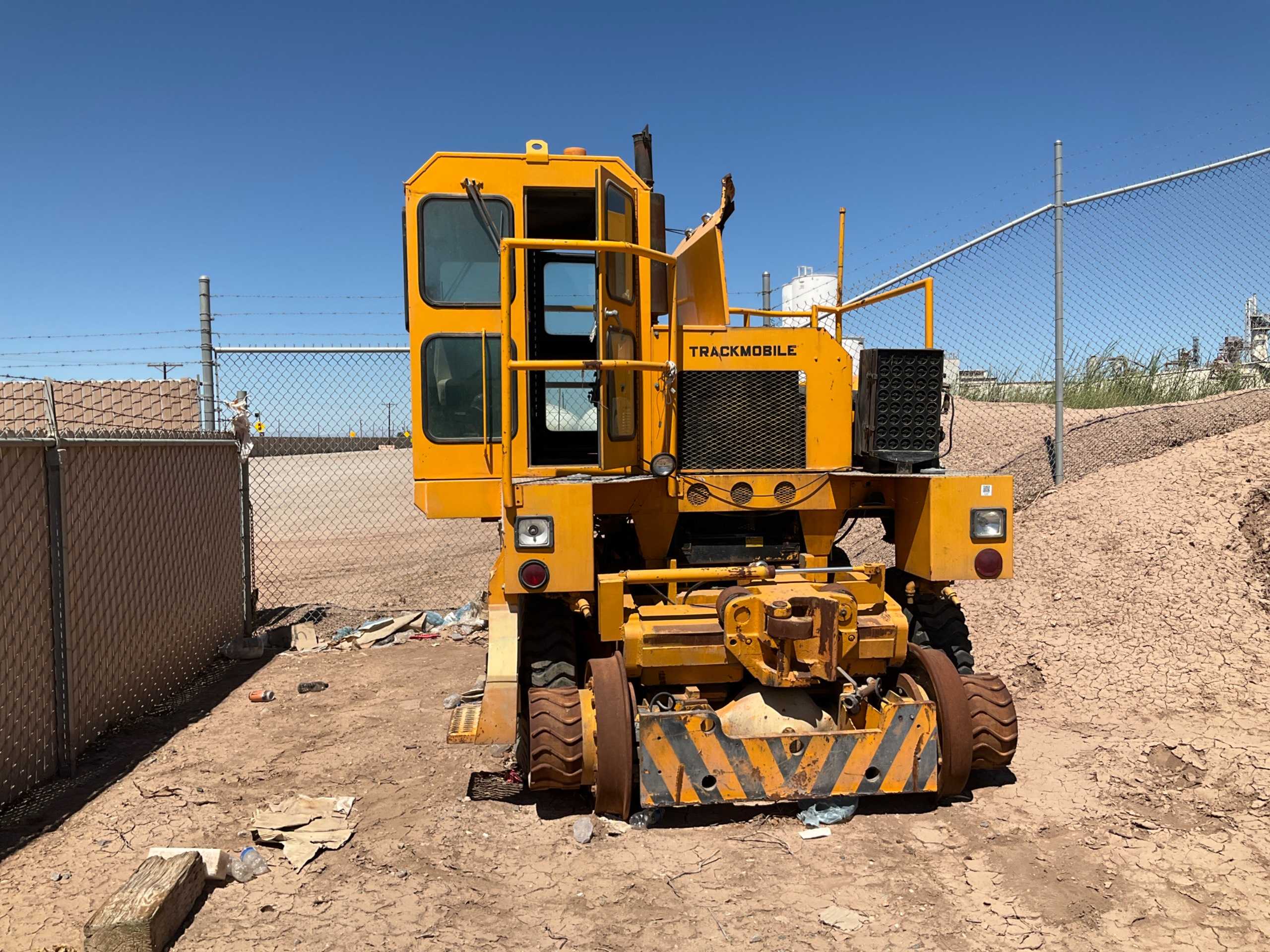 TRACKMOBILE 4200 TM RAILCAR MOVER - MATERIAL HANDLING EQUIPMENT