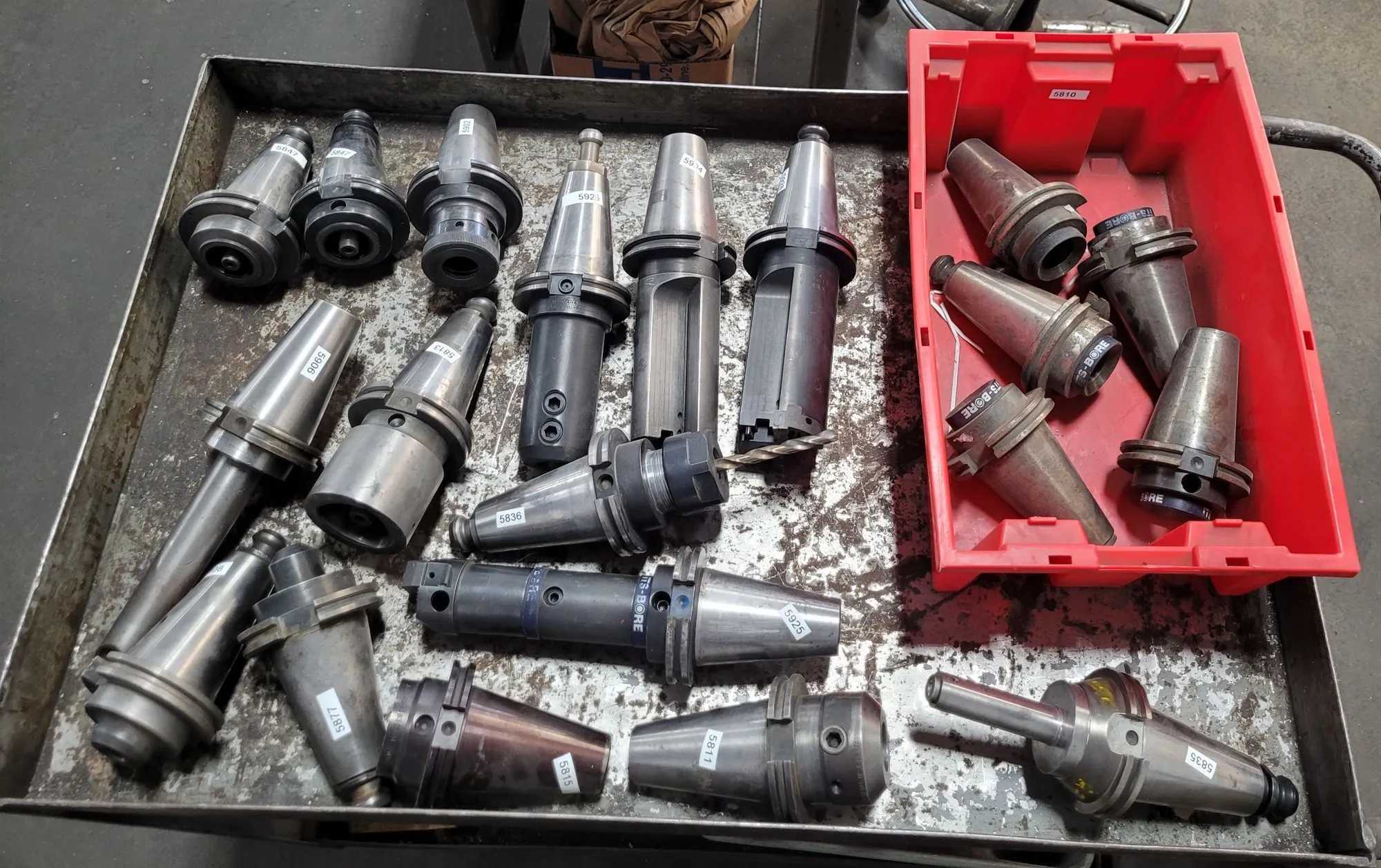 LOT OF 20 CAT 50 TOOL HOLDERS, ISCAR, SANDVIK, MAZAK, ERICKSON, BORING HEADS & DRILLS - MACHINING TOOLING & PARTS