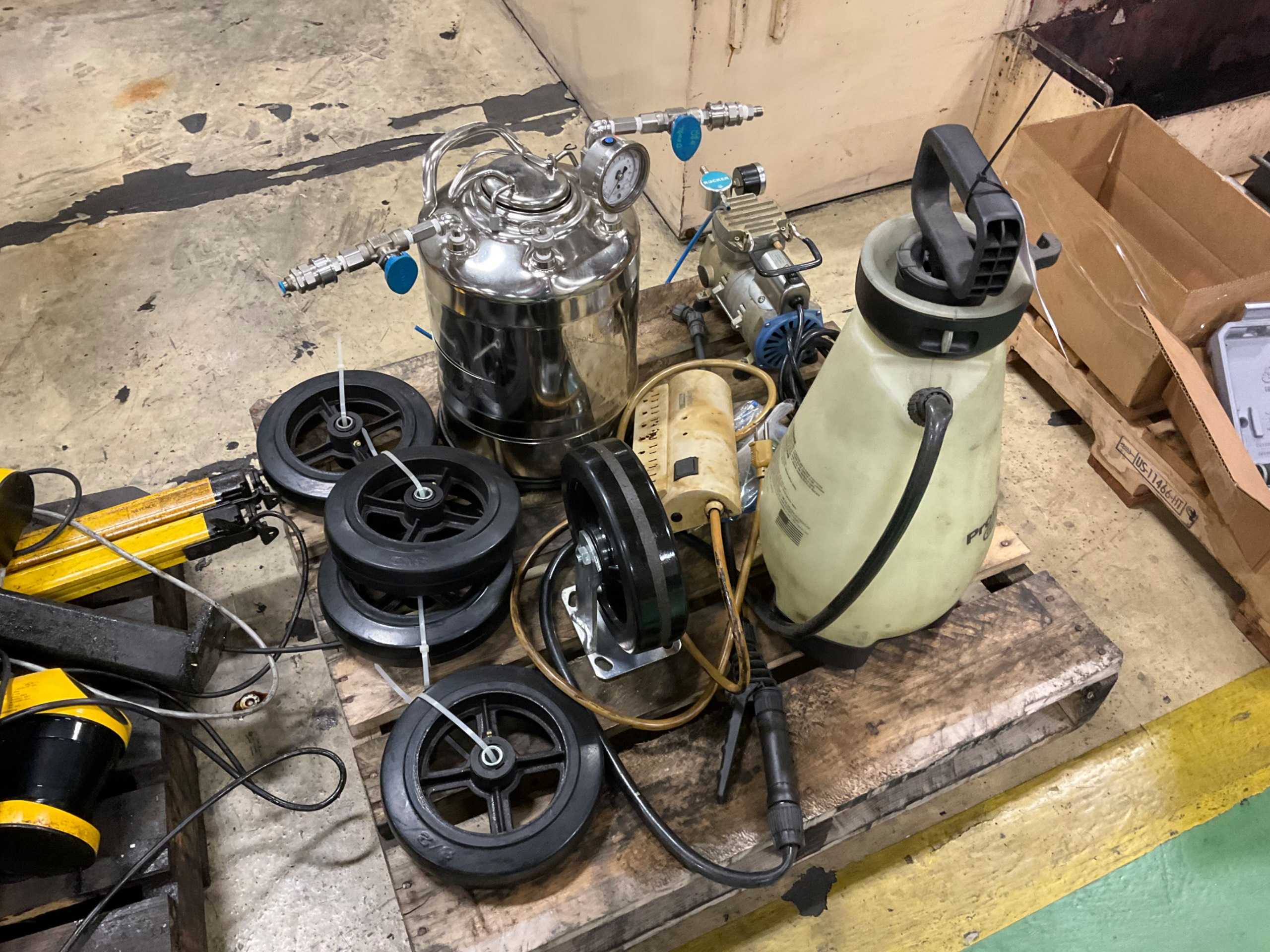 BULK QTY OF INDUSTRIAL PARTS BULK QTY OF INDUSTRIAL PARTS