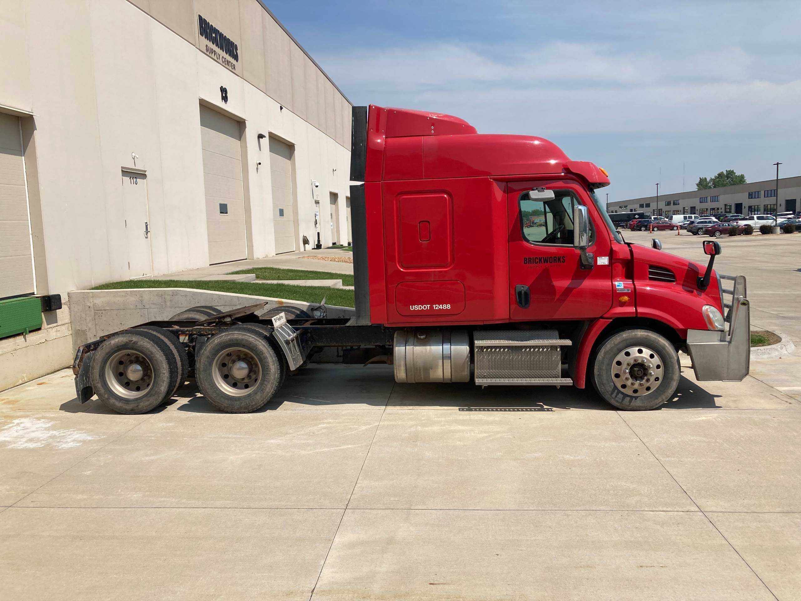 2013 FREIGHTLINER CASCADIA TRACTOR TRUCK - TRACTOR TRUCKS