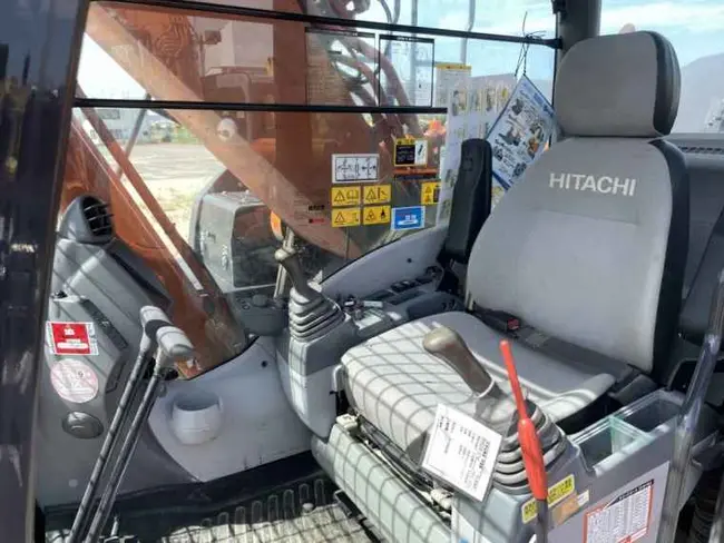 2019 HITACHI ZX200-6 CRAWLER EXCAVATOR - undefined