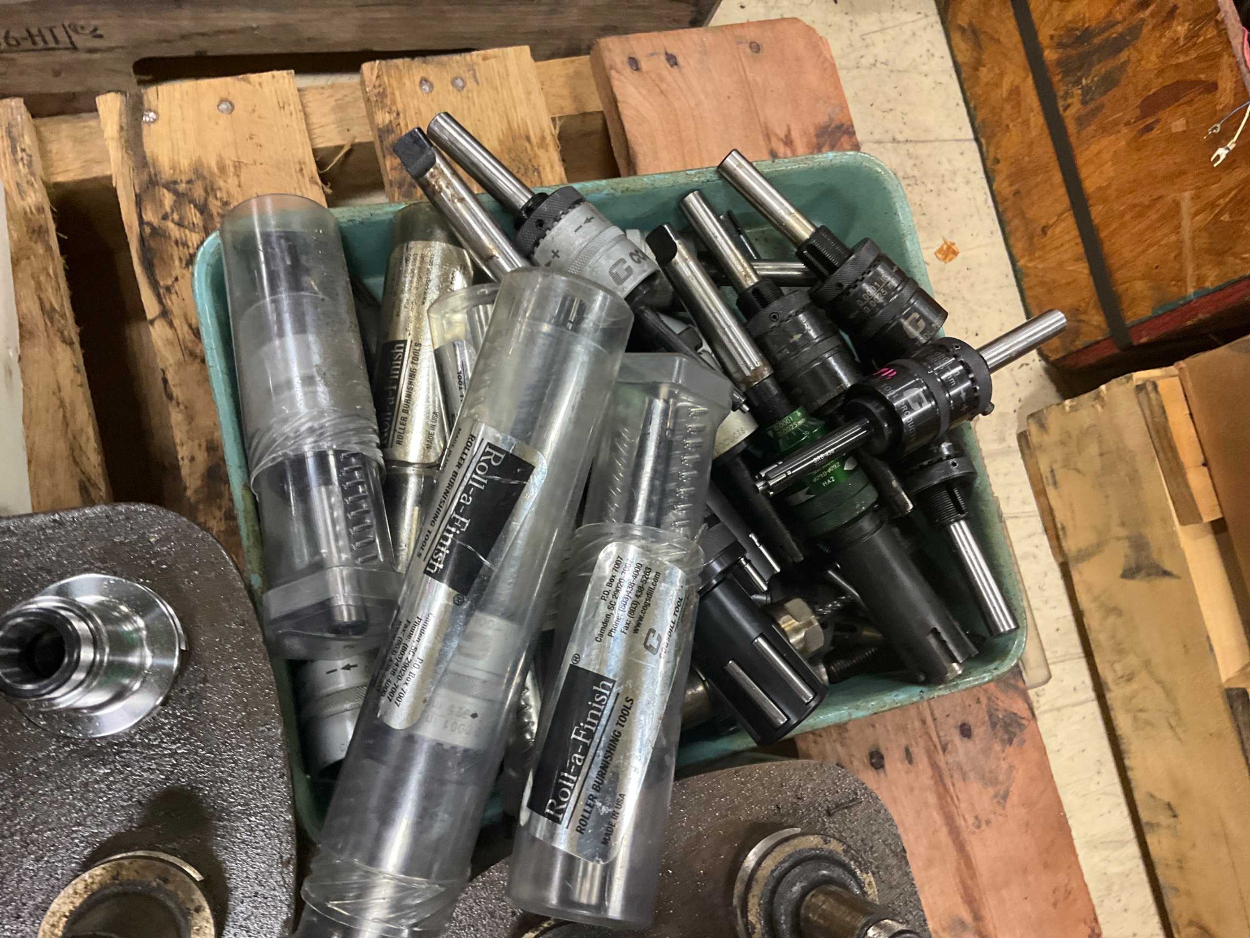 BULK QTY OF CNC SPINDLES - CNC MACHINING CENTER PARTS