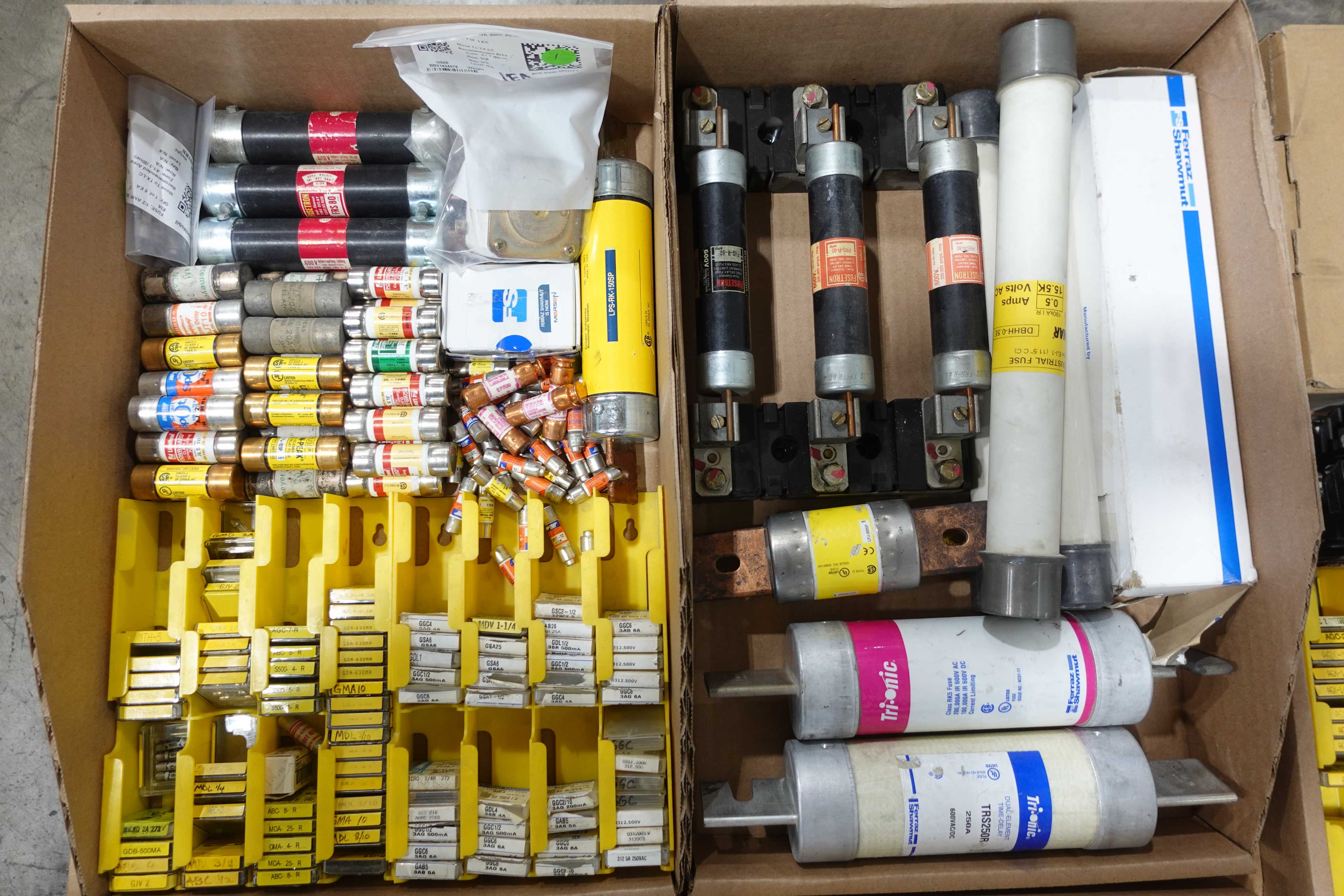 SKU 1767284 - 2 PALLETS OF ASSORTED FUSES AND FUSE HOLDERS - FUSES