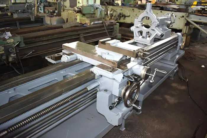 ENGINE LATHE, 25IN SWING, 120IN CENTERS, 15 HP, 10250 LBS - MANUAL LATHES