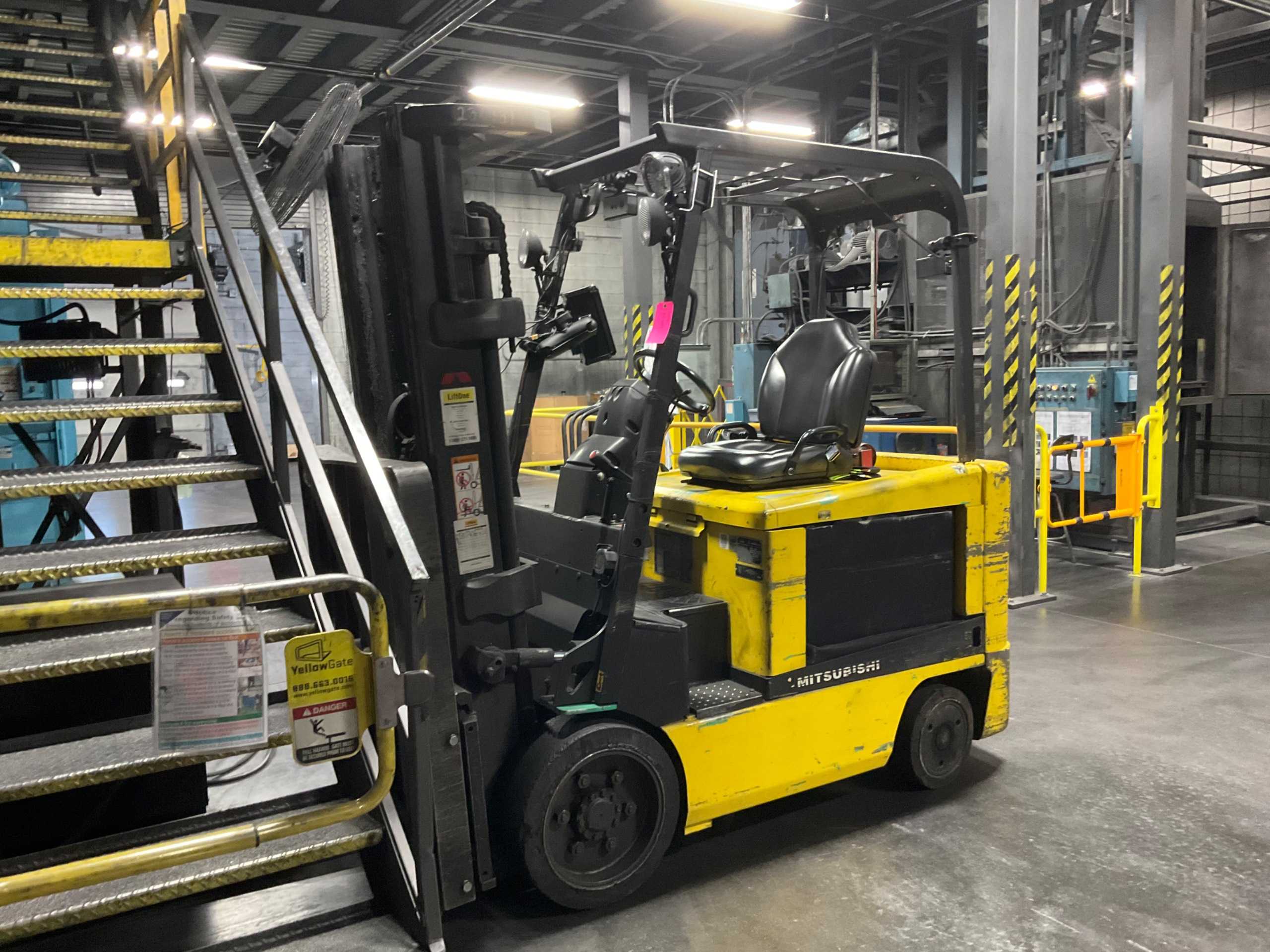 MITSUBISHI FBC30K SIT-DOWN FORKLIFT MITSUBISHI FBC30K SIT-DOWN FORKLIFT
