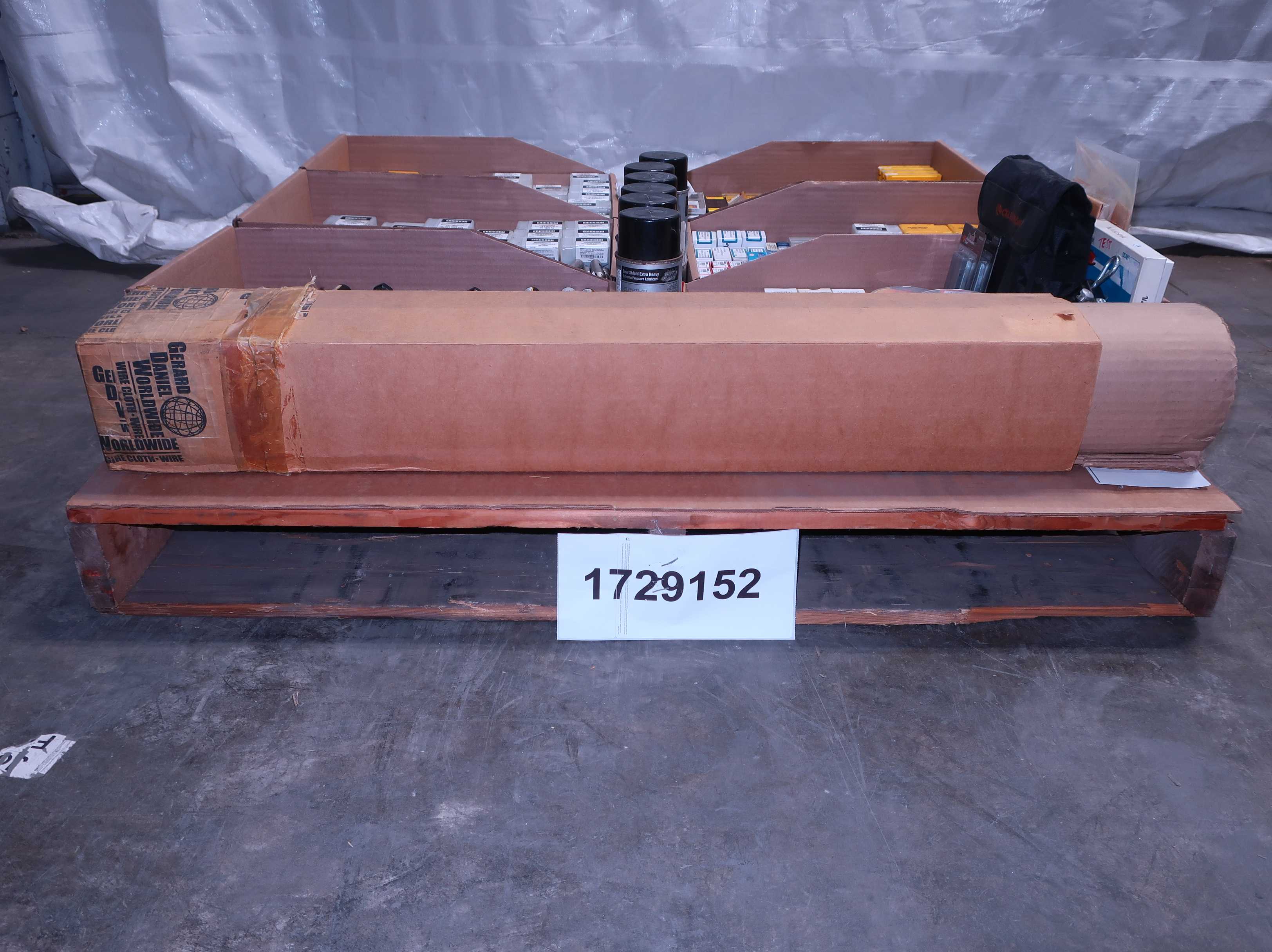 SKU 1729152 - PALLET OF ASSORTED TOOLS - TOOL HOLDERS