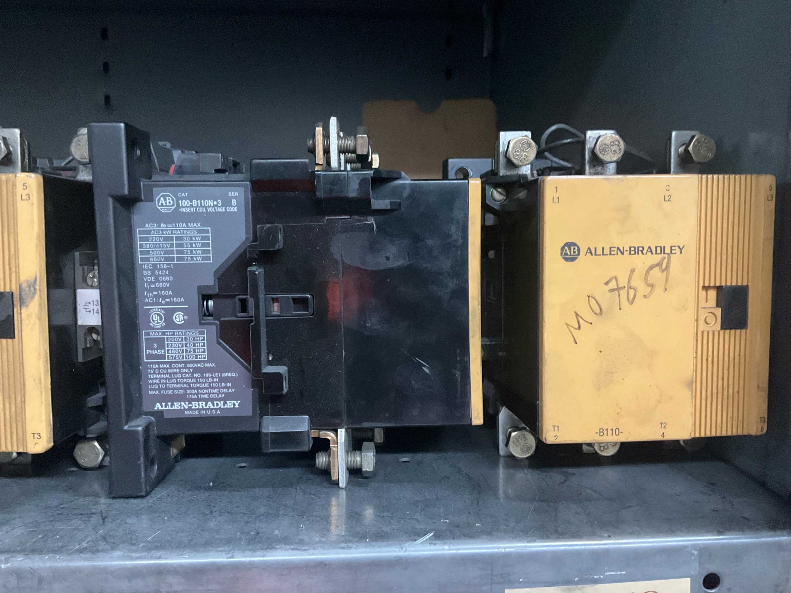 BULK QTY OF AUTOMATION & CONTROLS - AUTOMATION & CONTROLS