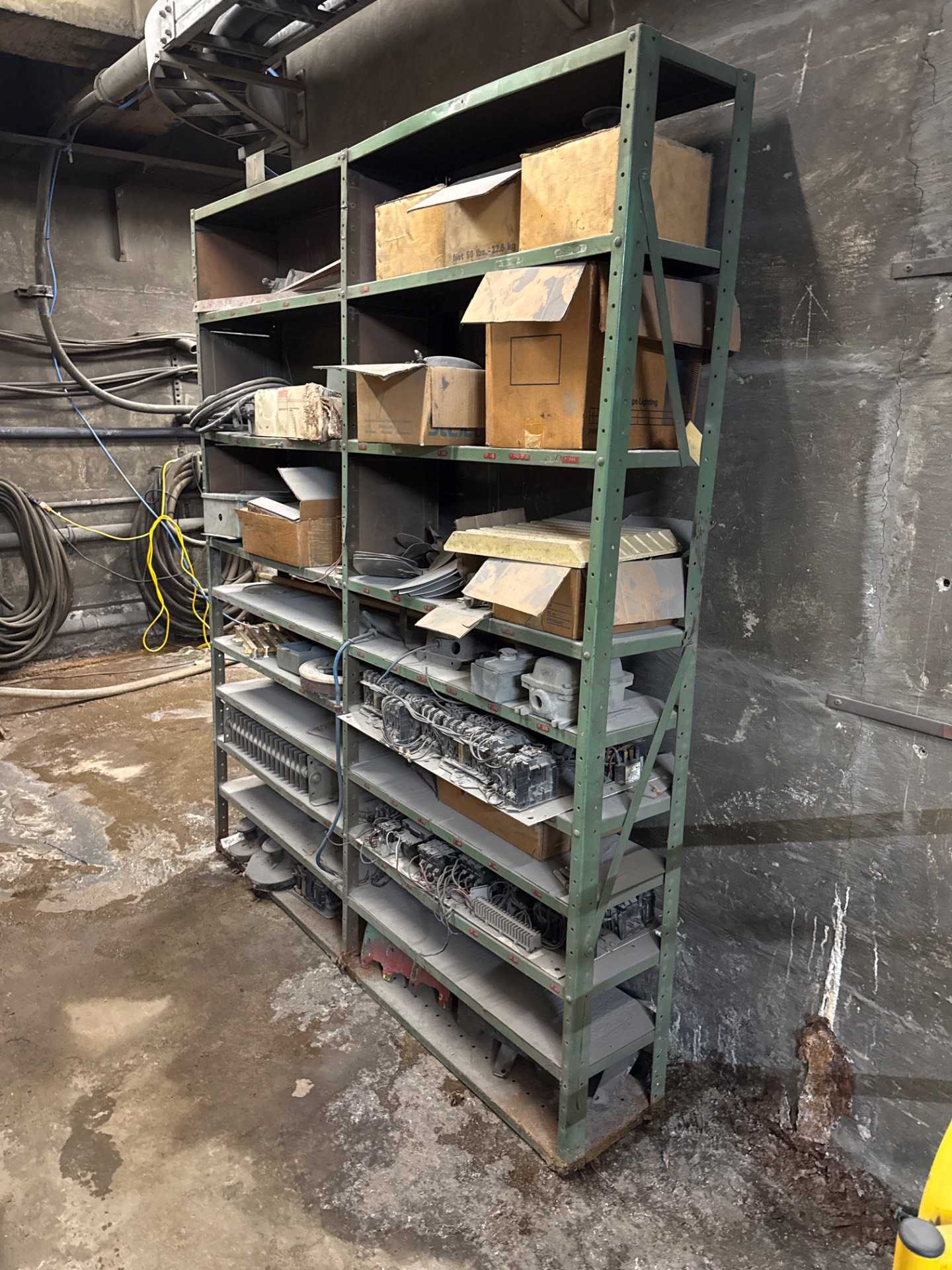 BULK QTY OF ELECTRICAL COMPONENTS - ELECTRICAL COMPONENTS