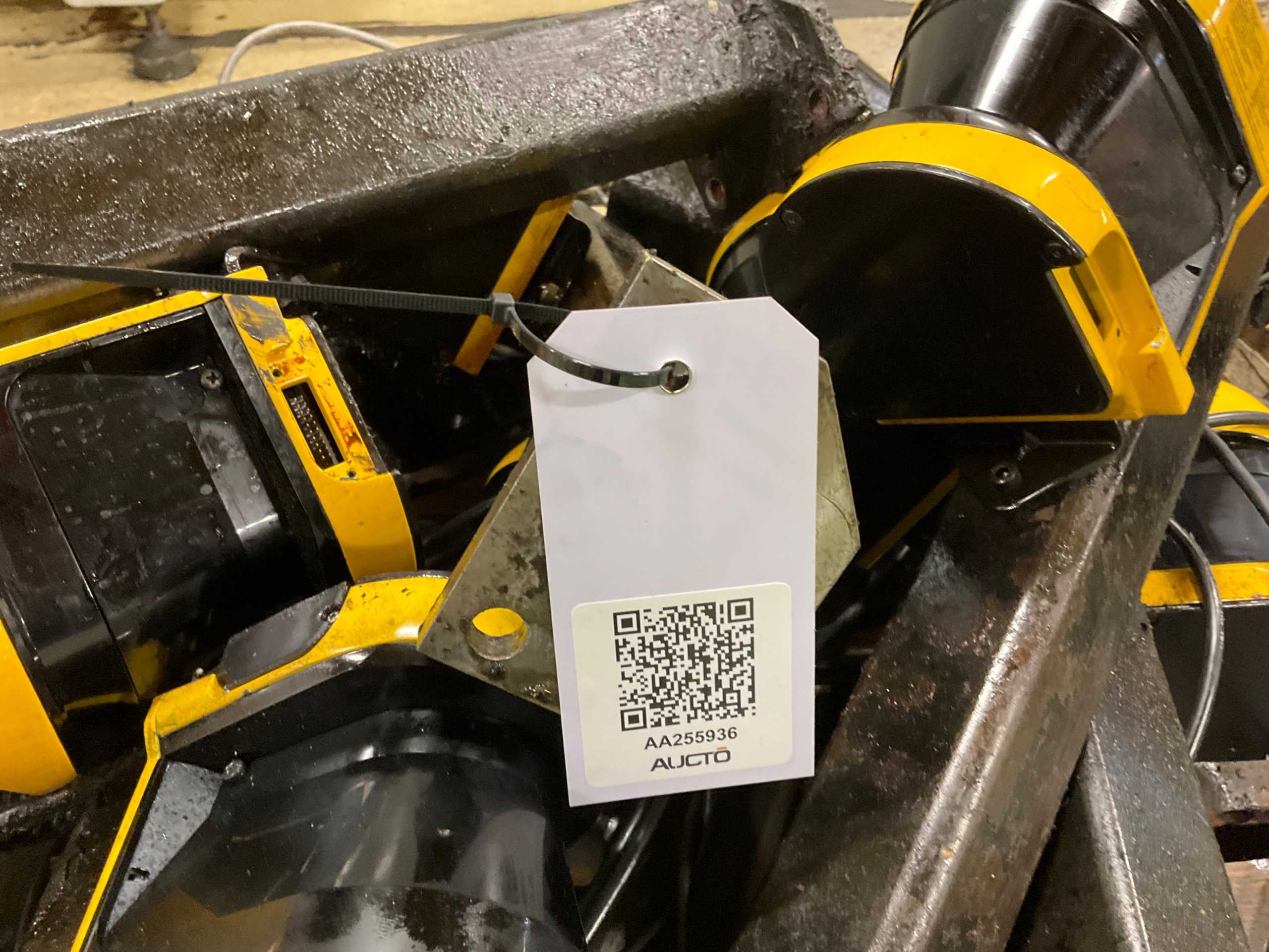 BULK QTY OF KEYENCE SAFETY LASER SCANNERS - SAFETY EQUIPMENT