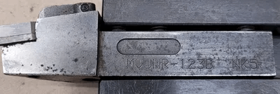 ALORIS CXA 1 LATHE TOOL POST HOLDER WITH KENNAMETAL MVJNR-123B TOOL HOLDER - MACHINE TOOLING