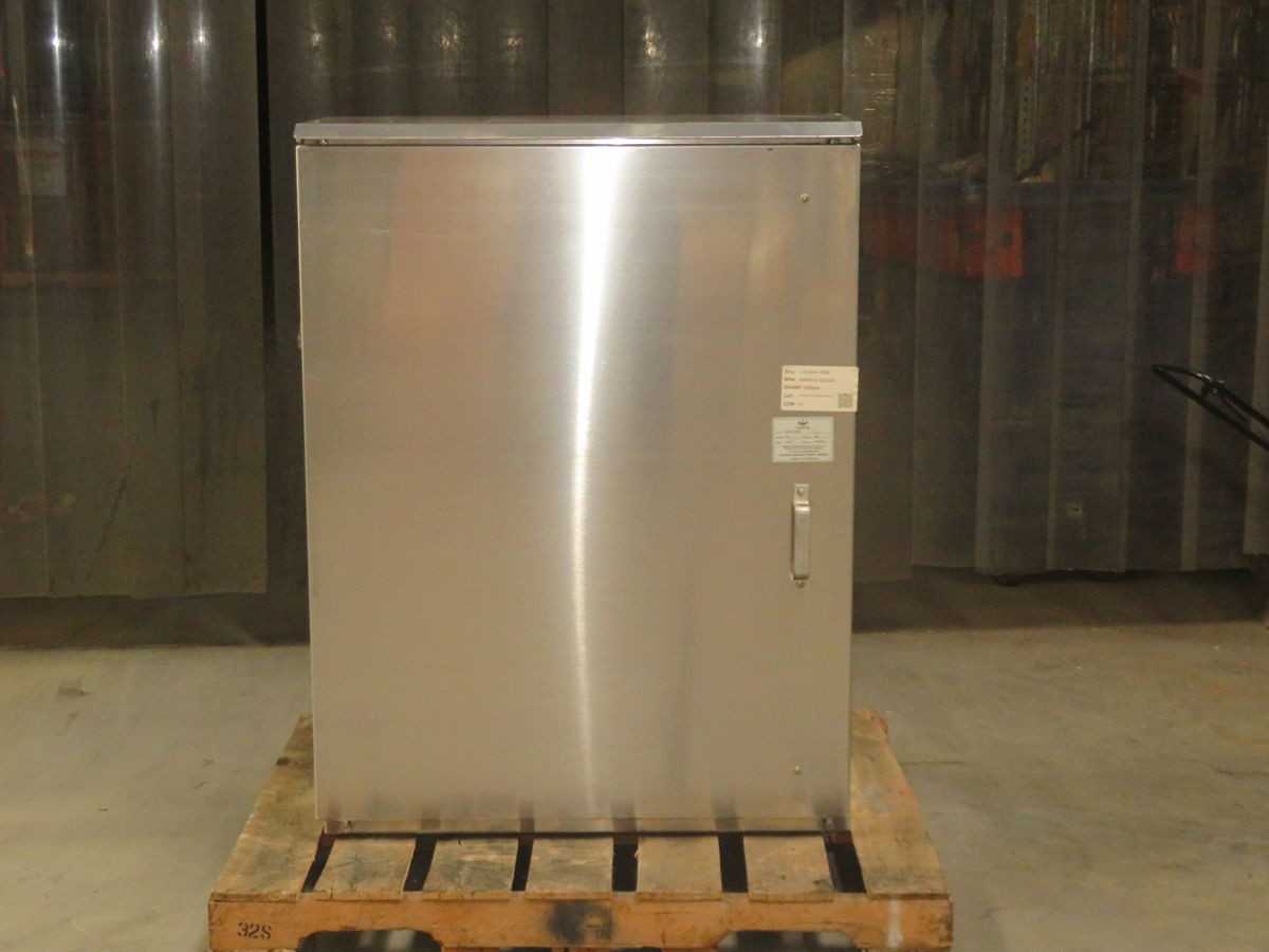 MILBANK AMRM-613UGBX SS ENC, 600A, 250V, 1P, 3W, NEMA 3R, 10K AIR, 48 IN H, 26 IN W, 10 IN D - ELECTRICAL ENCLOSURES