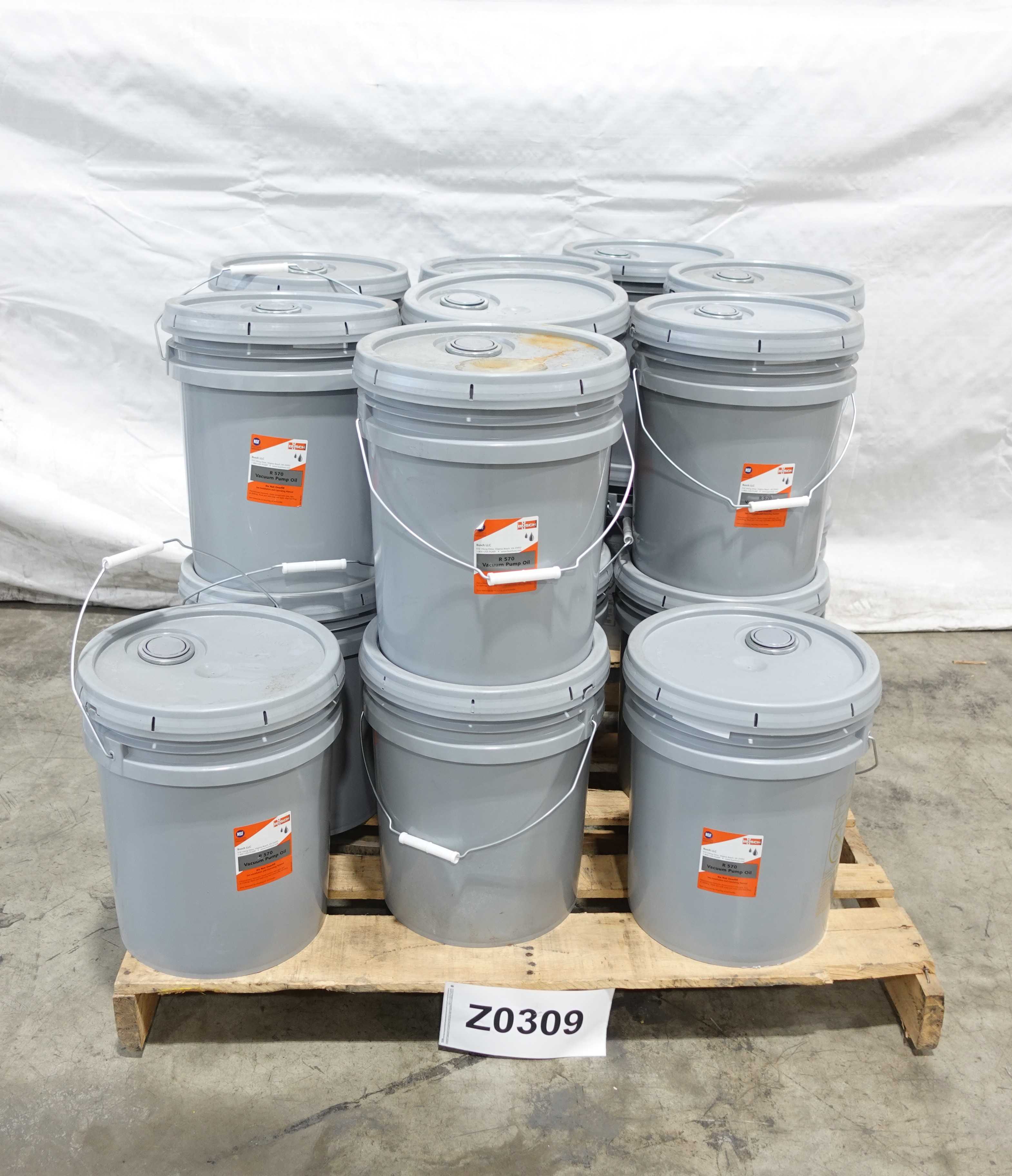 PALLET OF BUSCH R570 VACUUM PUMP OIL - PUMP REPLACEMENT PARTS