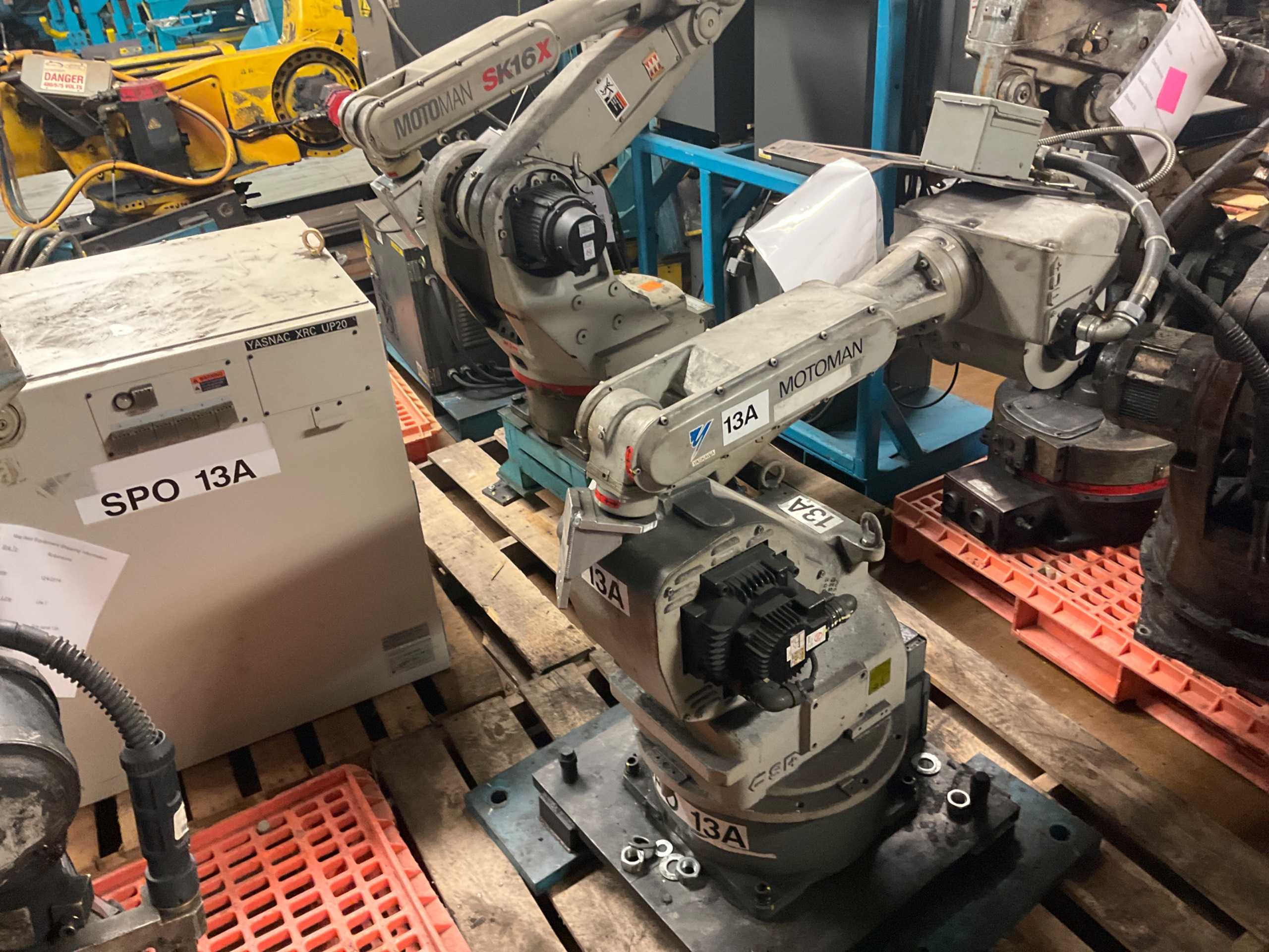 YASKAWA MOTOMAN-UP20 ARTICULATED ROBOT - ARTICULATED ROBOTS