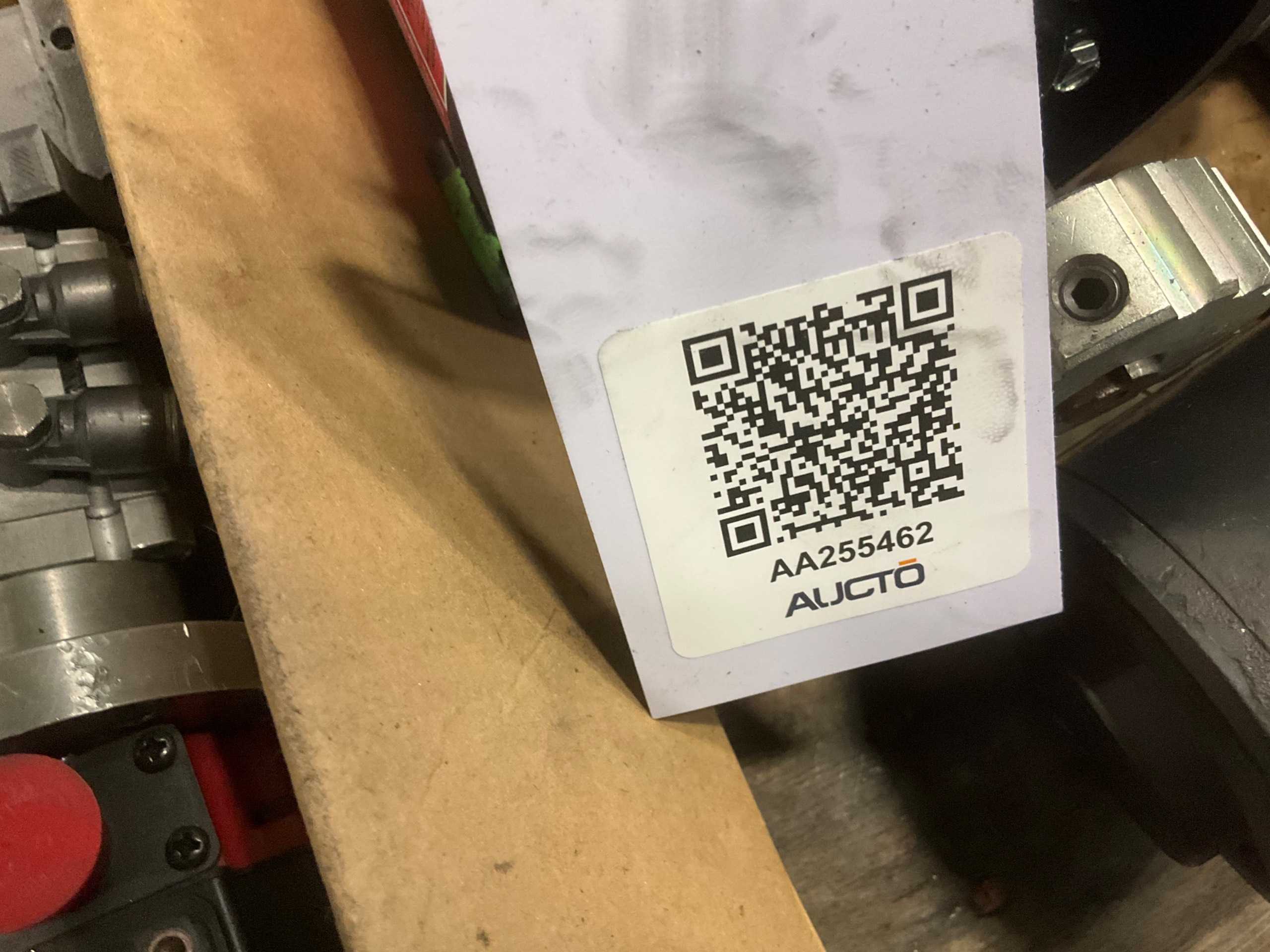 BULK QTY OF INDUSTRIAL PARTS - INDUSTRIAL PARTS