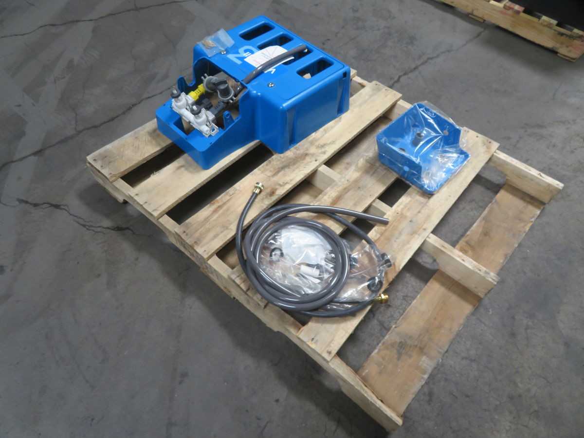SPARTAN CHEMICAL 967100 VERSAFILL III (E-GAP MODEL) CHEMICAL DILUTION AND DISPENSING SYSTEM - CLEANING EQUIPMENT