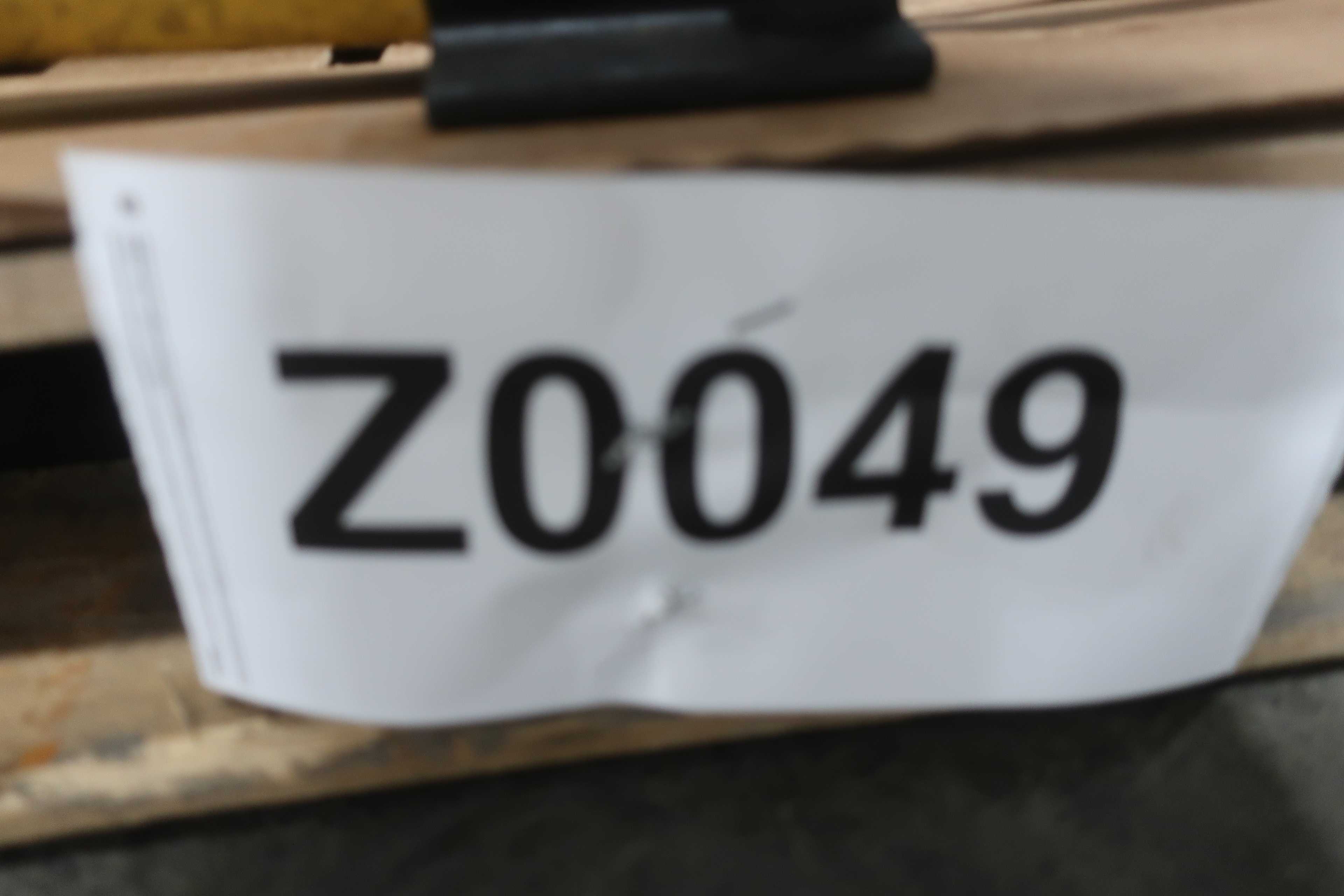 PALLET OF ASSORTED HYDRAULIC PUMPS AND JACKS - HYDRAULIC PUMP