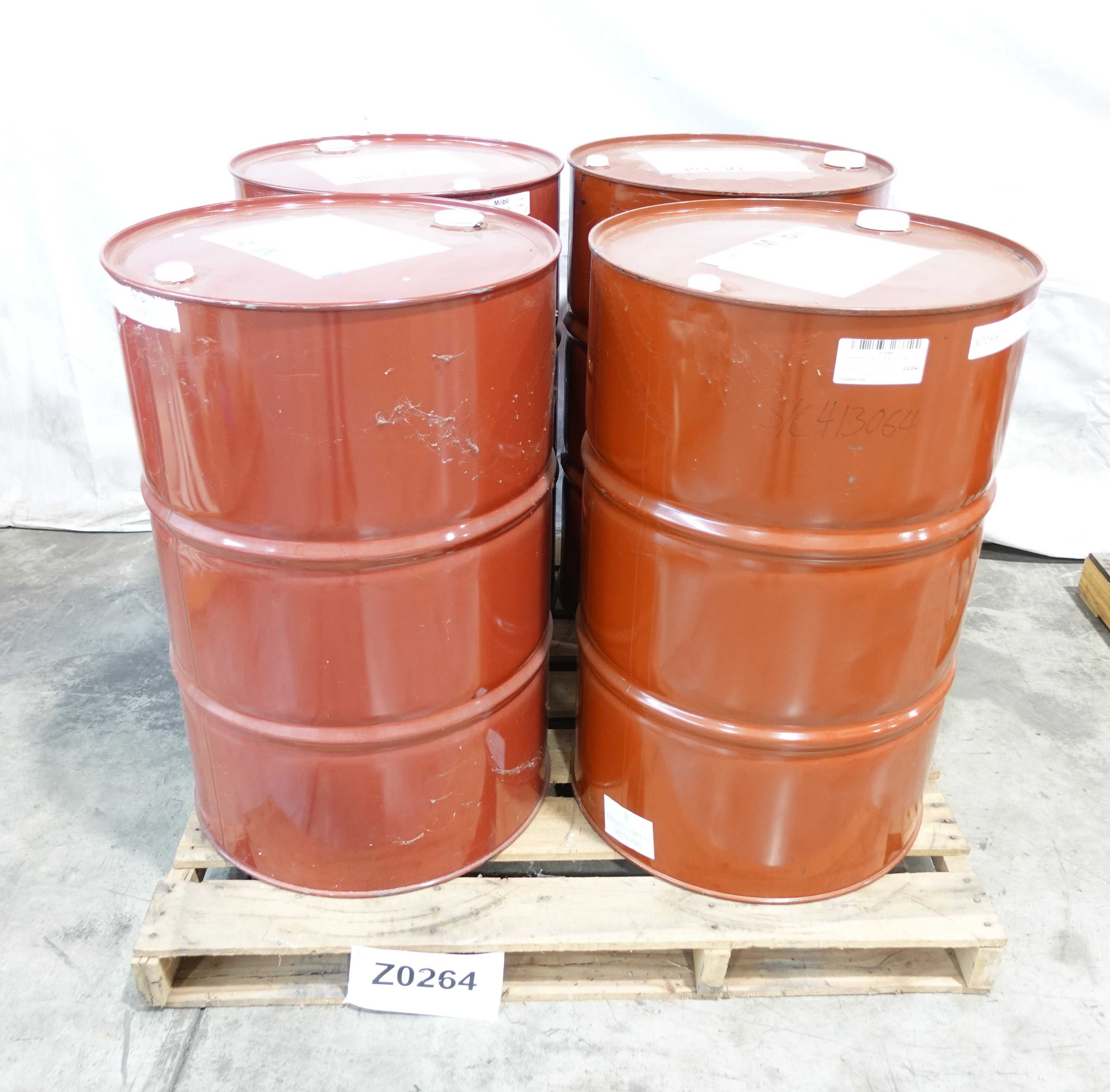 LOT OF 4 DRUMS OF ASSORTED MOBIL ANTI-WEAR HYDRAULIC OIL - MISCELLANEOUS
