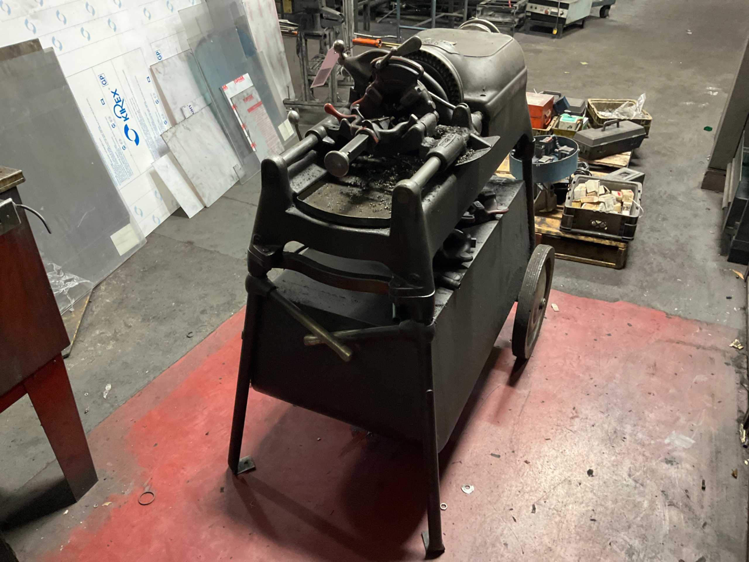 RIDGID 535 THREADING MACHINE - METAL CUTTING EQUIPMENT