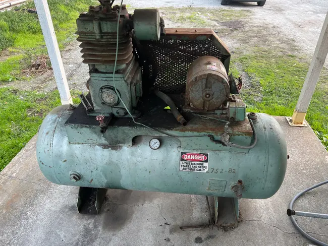 MANCHESTER TANK & EQUIP. CO STATIONARY AIR COMPRESSOR - undefined