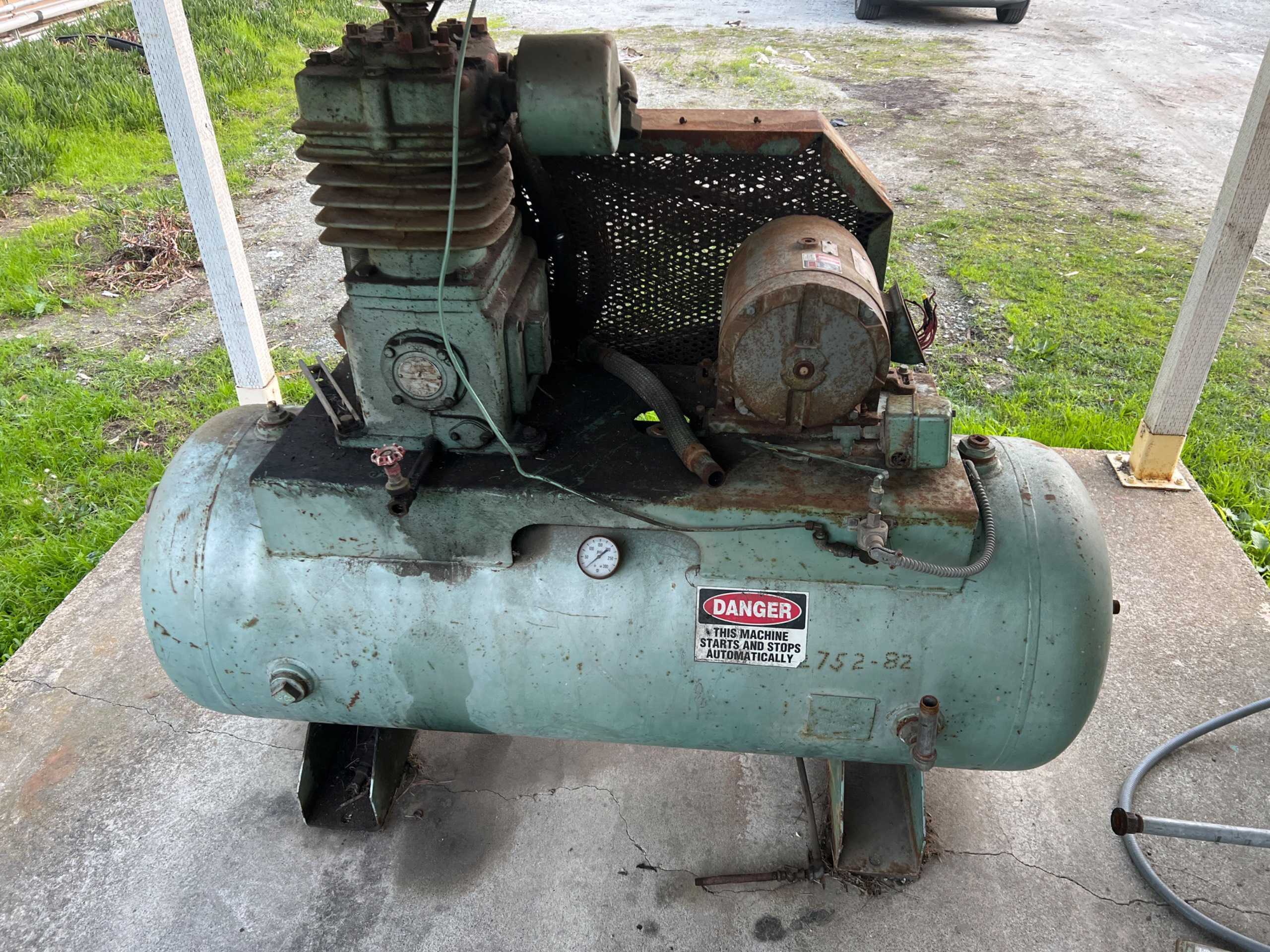 MANCHESTER TANK & EQUIP. CO STATIONARY AIR COMPRESSOR - STATIONARY AIR COMPRESSOR