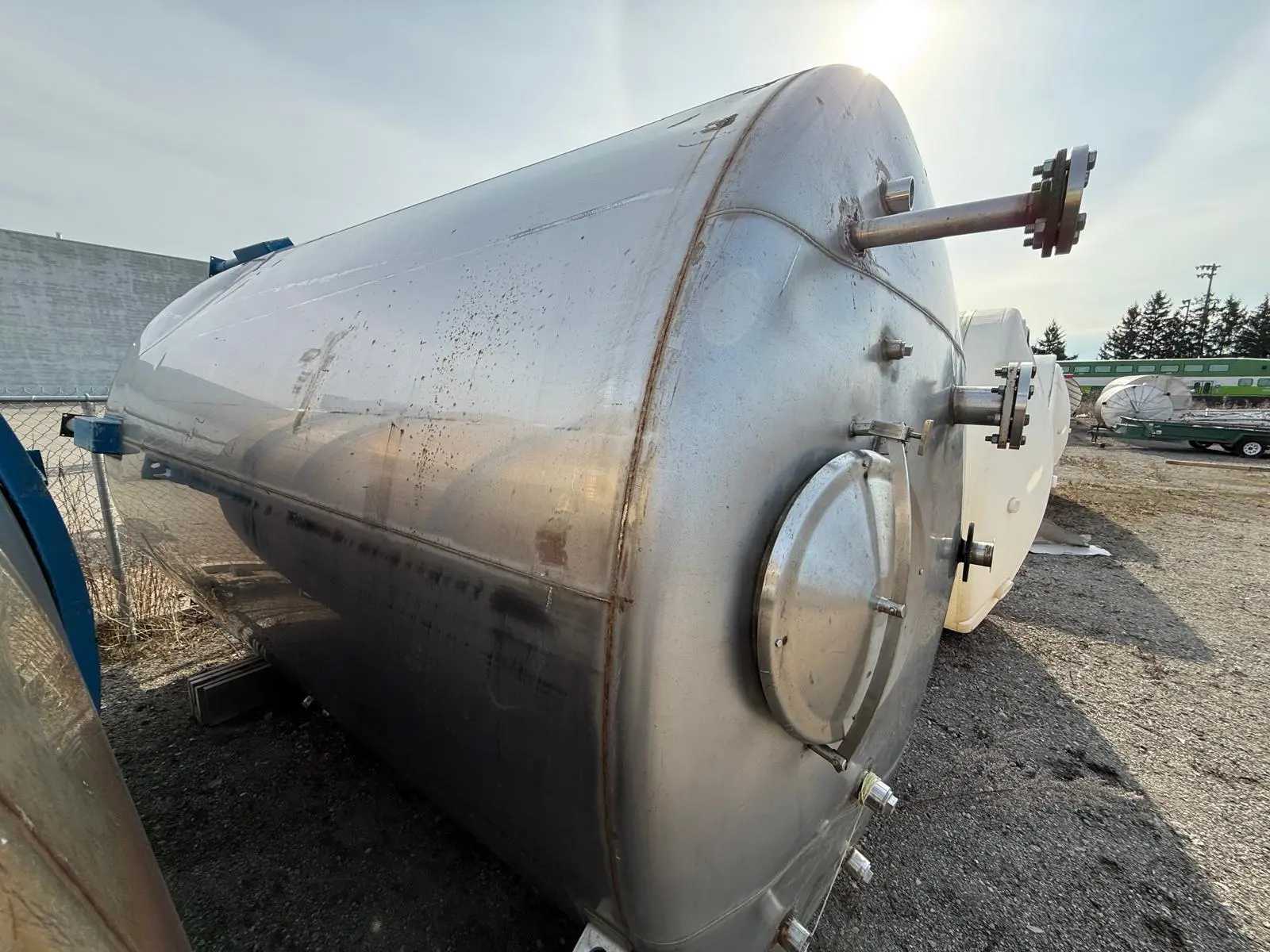 DE LAVAL STORAGE AND PROCESS TANK, 6300 GAL, 316 SS, 108X108X166IN, 8000 LBS - TANKS