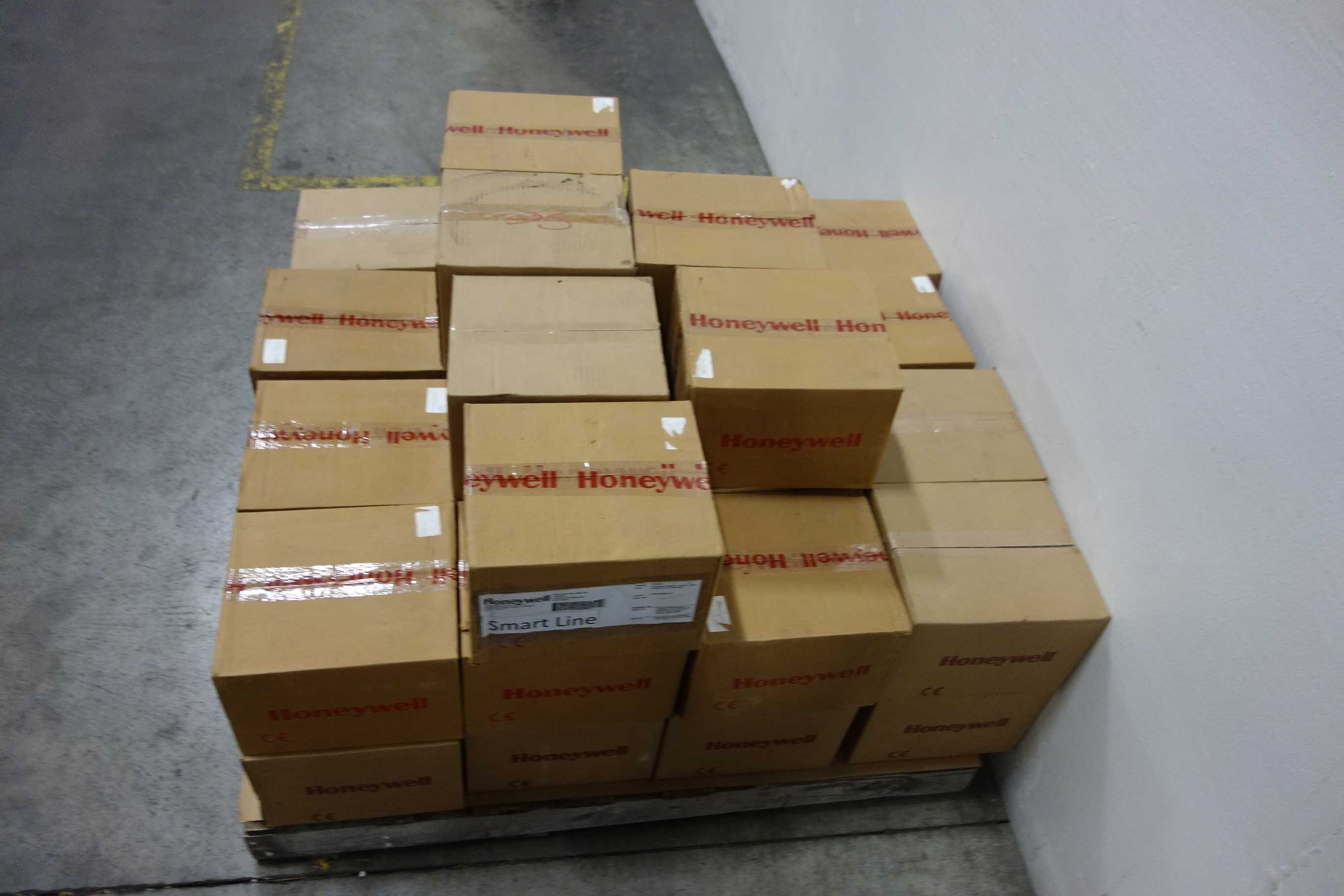 LOT OF ASSORTED HONEYWELL PRESSURE TRANSMITTERS - PRESSURE TRANSMITTER