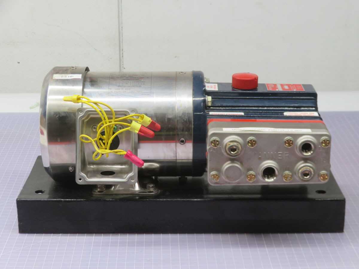 HYDRA-CELL M03BASGSFEMA TRIPLEX DIAPHRAGM PUMP, 0.33 HP POWER, 1.0 GPM FLOW, 1000 PSI PRESSURE, 115/230V AC - PUMPS