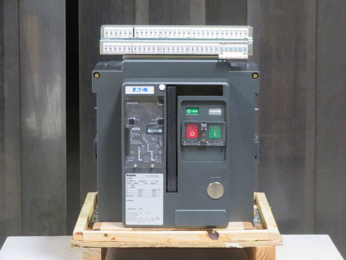 EATON, MWI625 MWI6253HEA, LV ACB, 2500 A FRAME, 3-POLE, 50/60 HZ FREQ - CIRCUIT BREAKERS