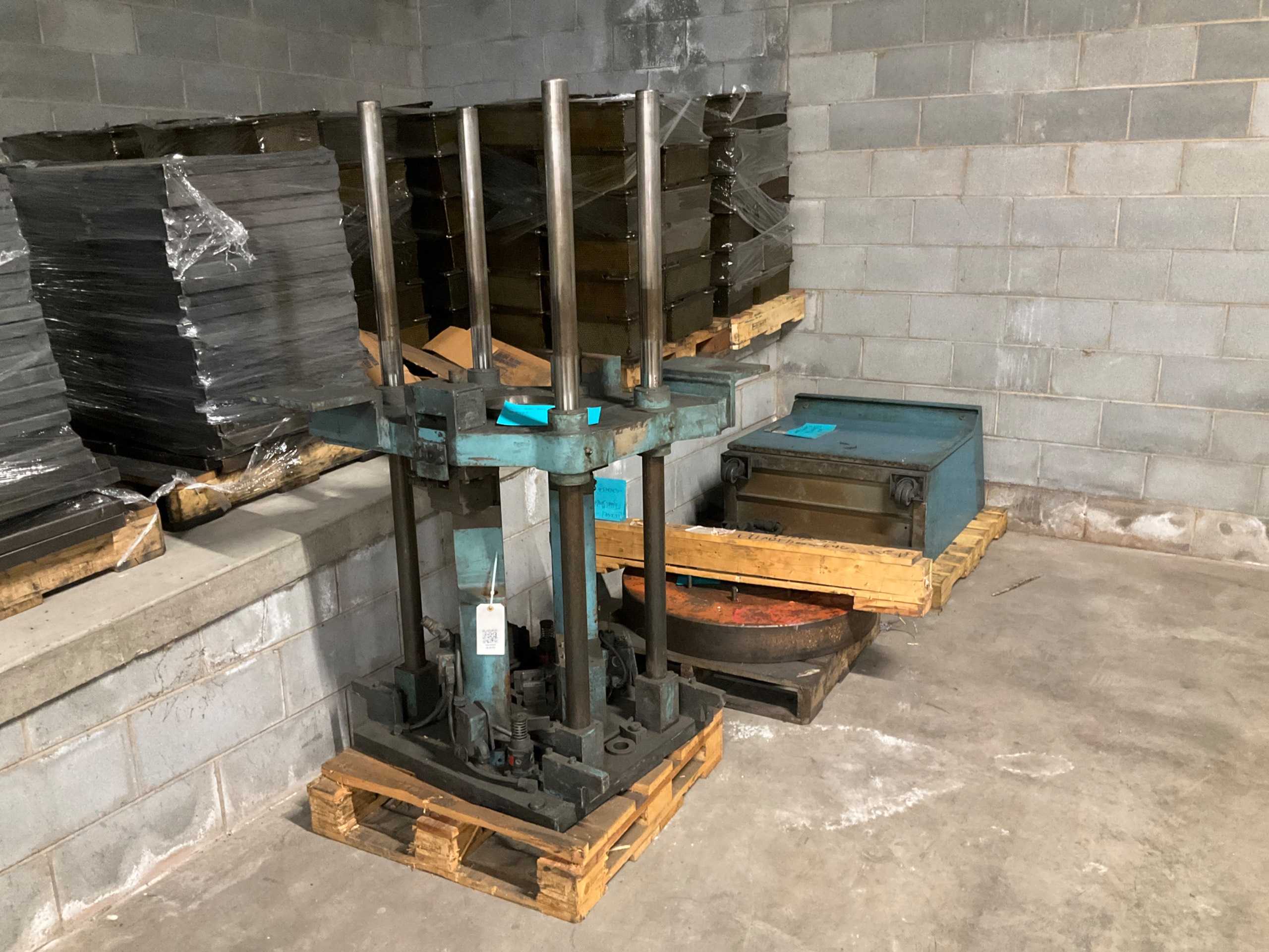 BULK QTY OF PRESS PARTS - PRESS BRAKE TOOLING BULK QTY OF PRESS PARTS - PRESS BRAKE TOOLING