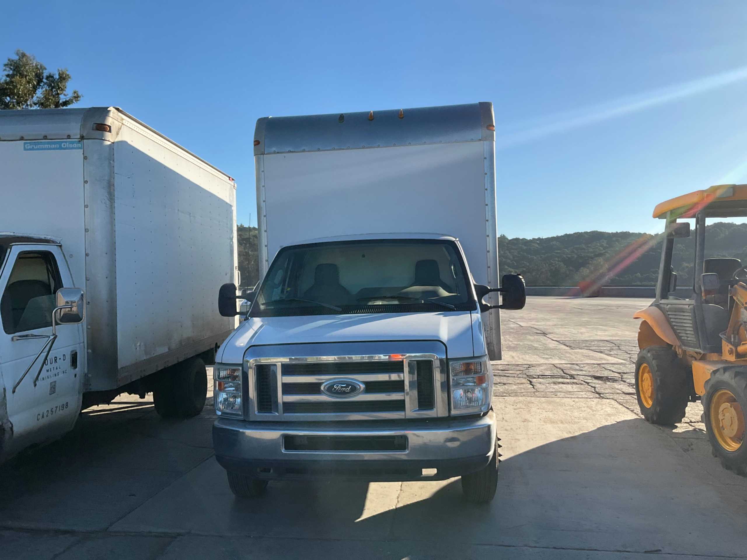 2012 FORD E-350 STRAIGHT CARGO TRUCK - STRAIGHT CARGO TRUCK