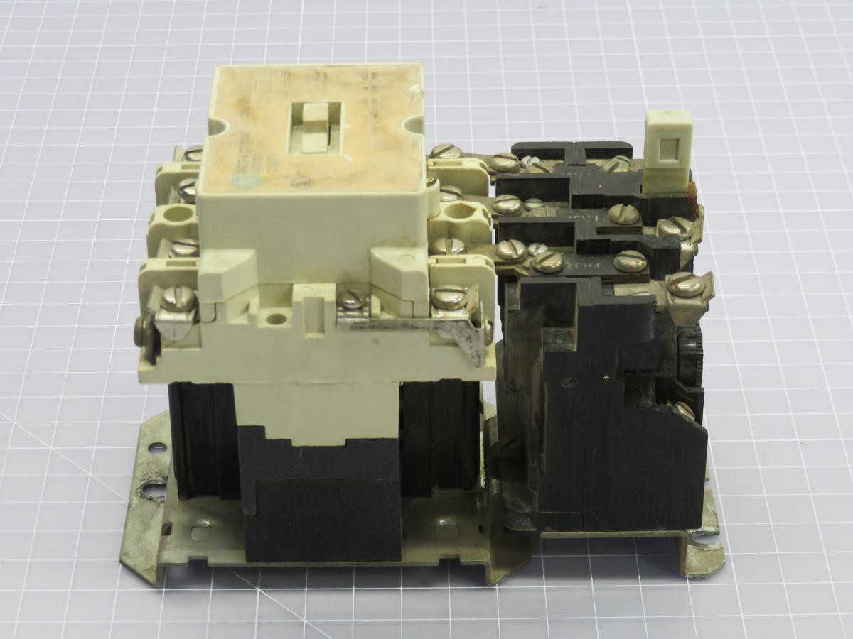 WESTINGHOUSE A200M4CAC1 STARTERS, NEMA 4, 3-PH, 600V MAX, 135A CONT, 60HP MAX - CONTACTORS