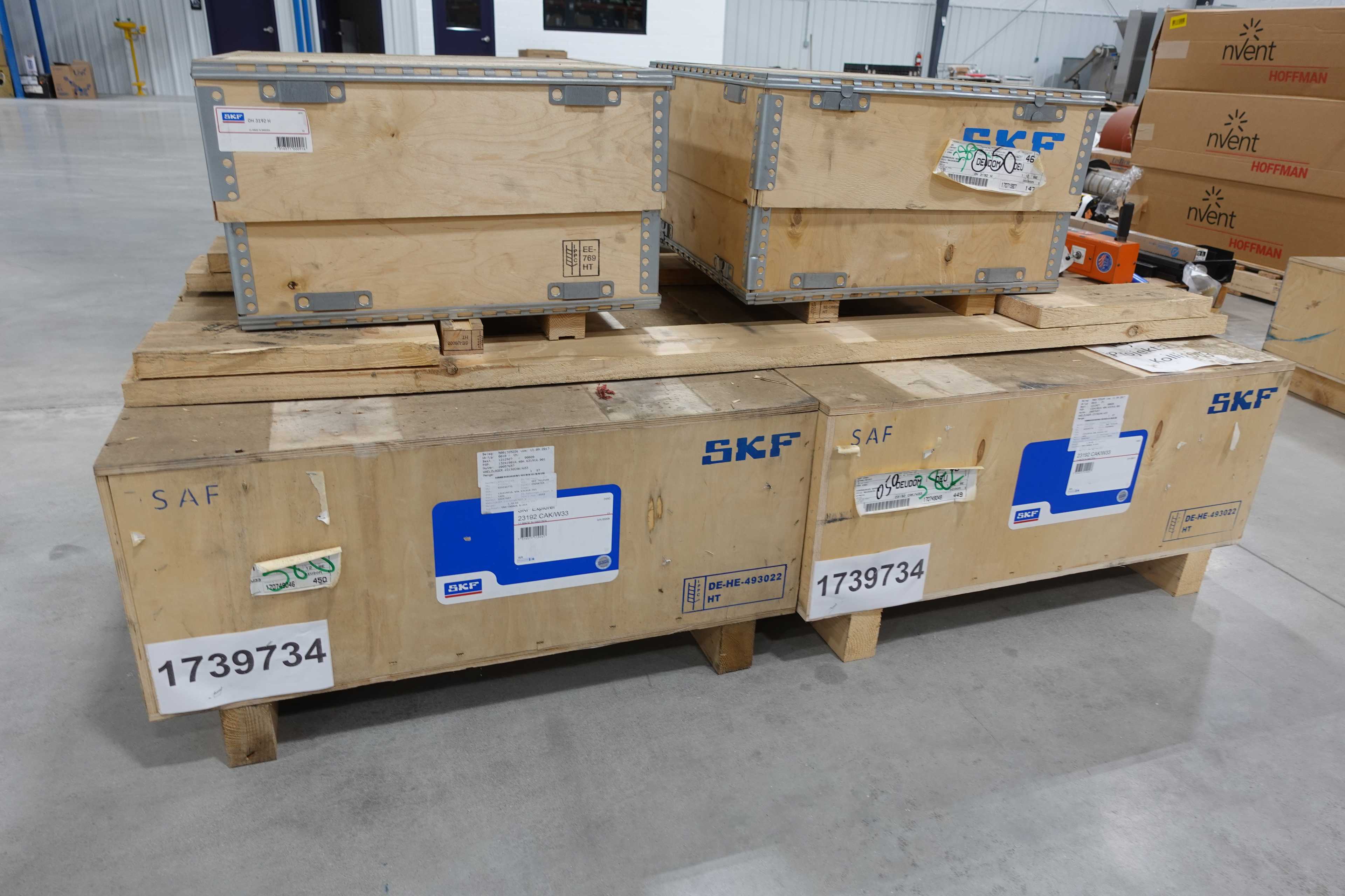 SKU 1739734 - LOT OF 2 SETS OF SKF 23192 CAK/W33 ROLLER BEARINGS WITH OH 3192H SLEEVES