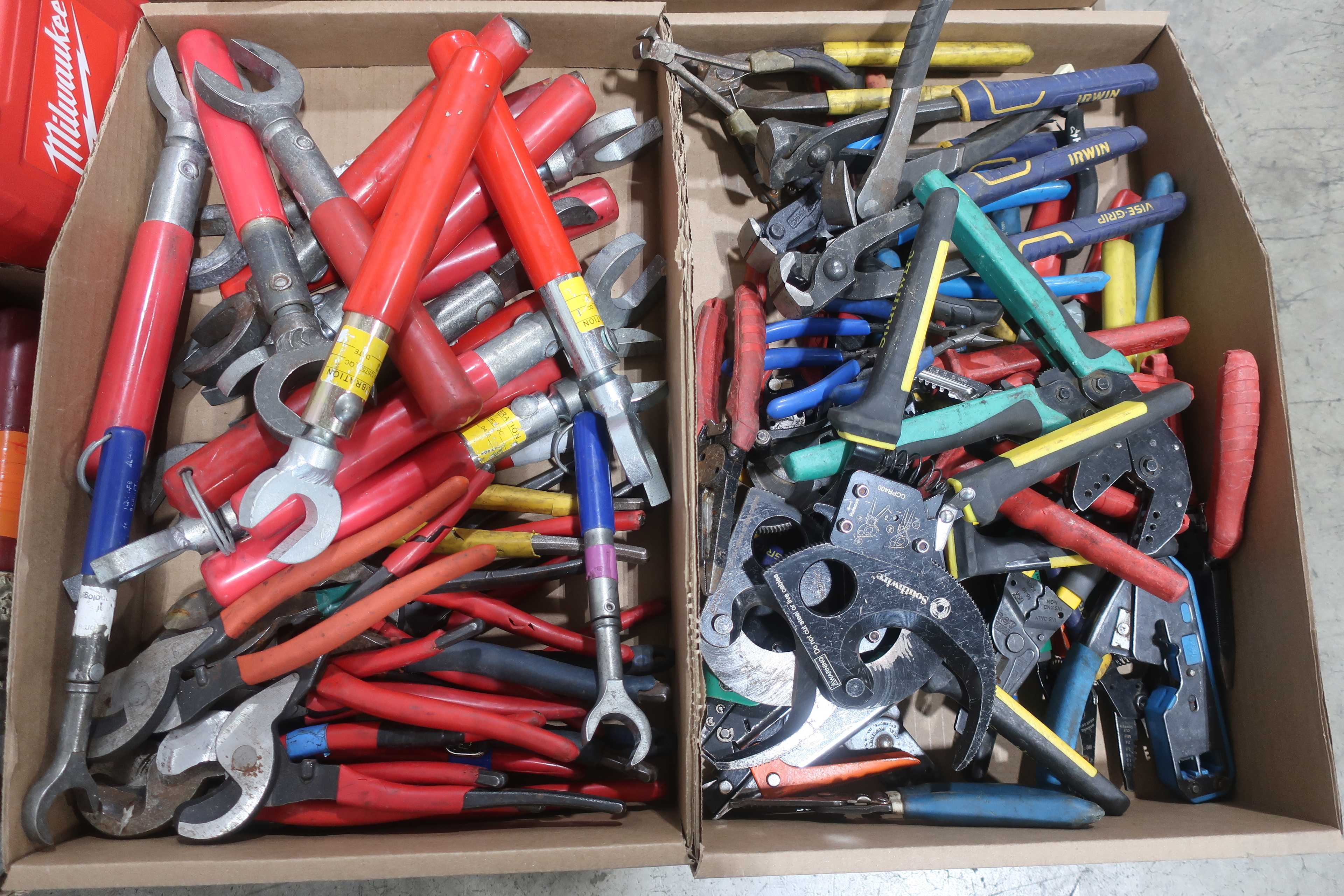 PALLET OF ASSORTED HAND TOOLS - TOOLS