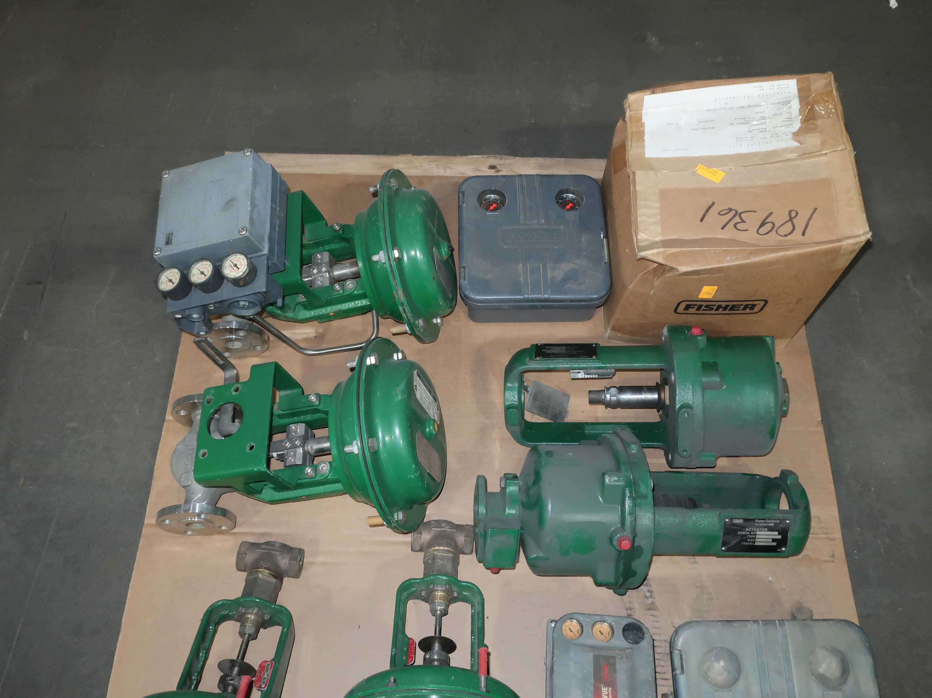 PALLET OF ASSORTED FISHER VALVES AND REPLACEMENT PARTS - VALVES