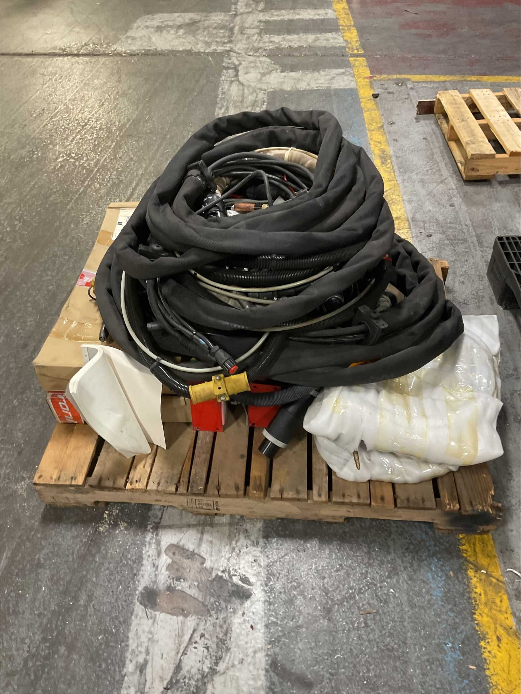 BULK QTY OF MISC FRONIUS WELDERS PARTS - WELDER PARTS