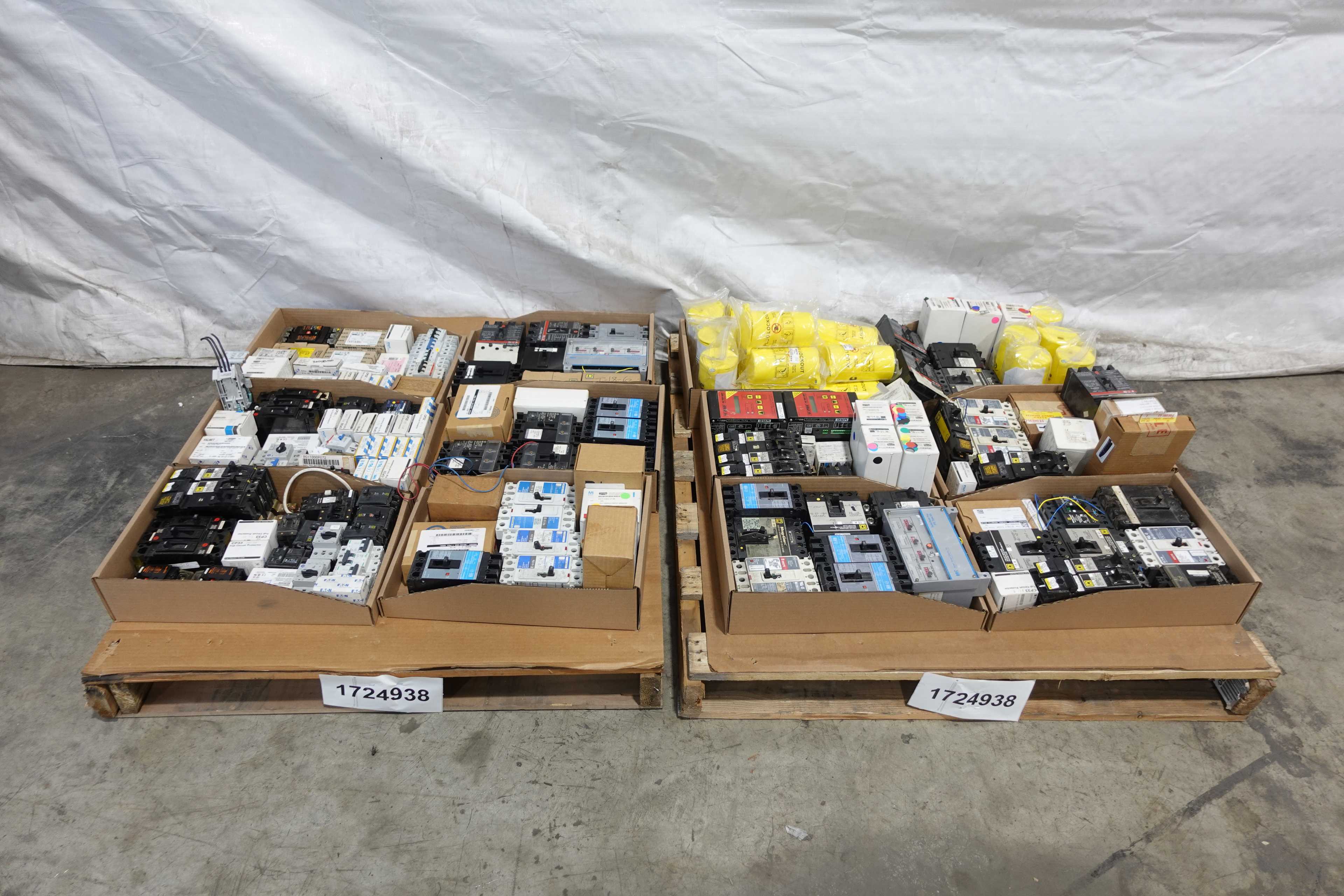 SKU 1724938 - 2 PALLETS OF ASSORTED CIRCUIT BREAKERS - CIRCUIT BREAKERS