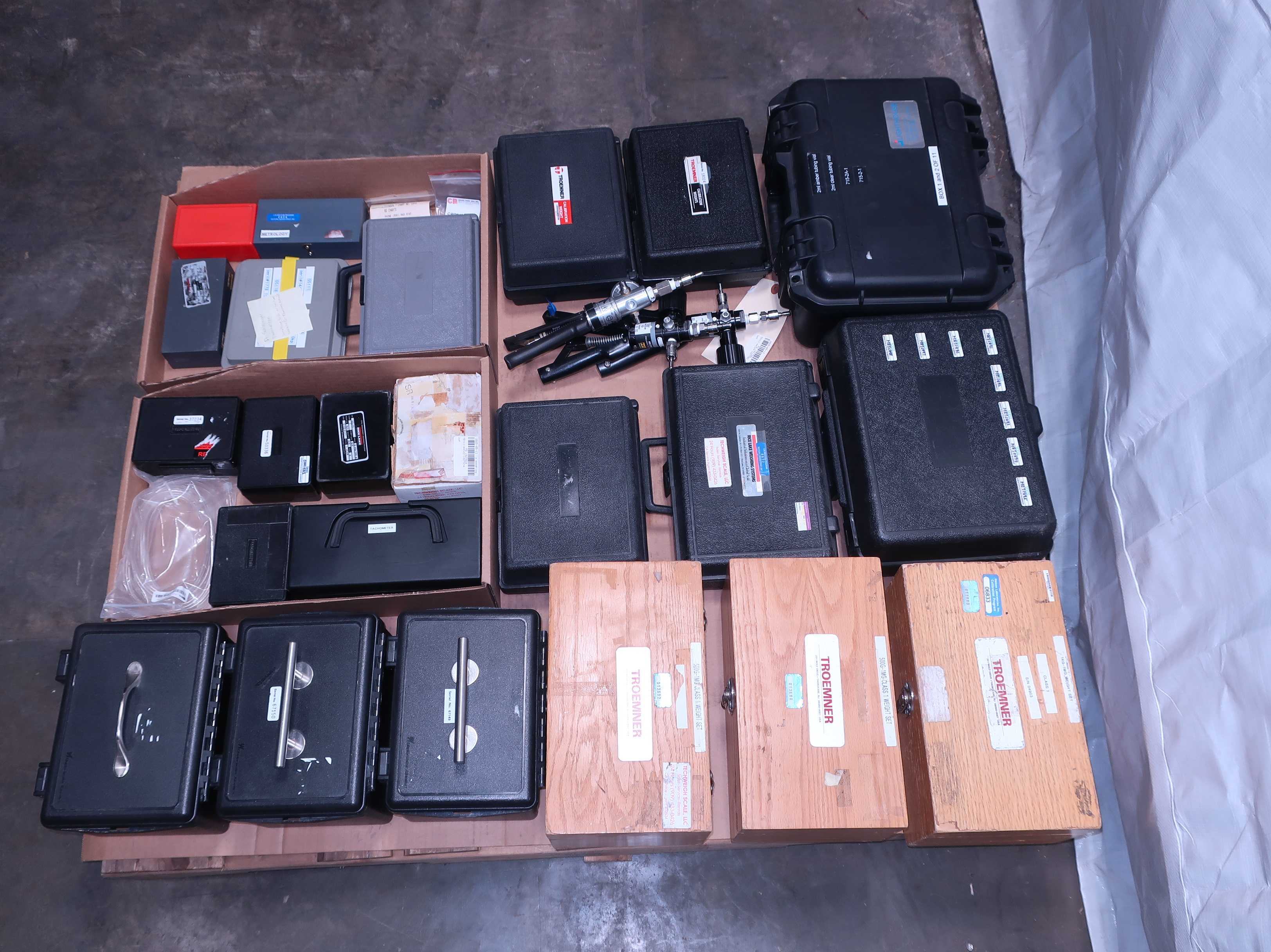 1 PALLET OF ASSORTED LAB EQUIPMENT AND SUPPLIES - LAB & SCIENTIFIC