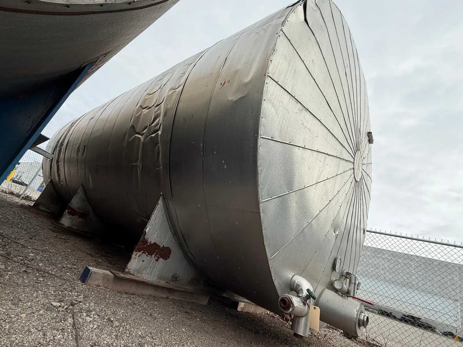 JACKETED HORIZONTAL STORAGE & PROCESS TANK, 12000 GAL, 2 COMPARTMENTS, 117X117X326IN, 9000 LBS - TANKS