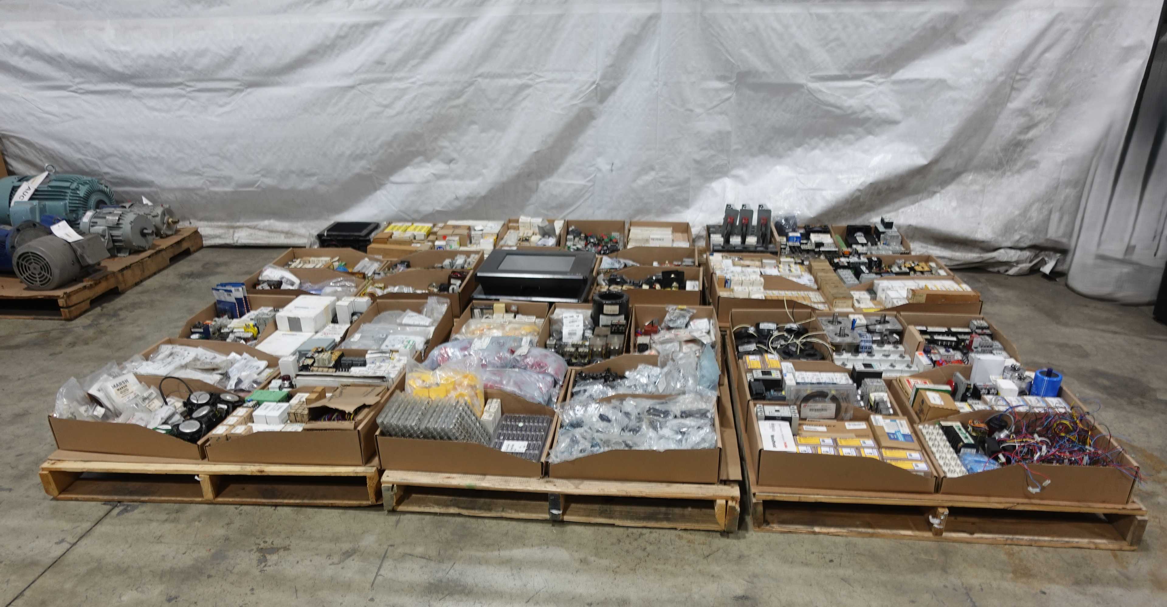 SKU 1737636 - 6 PALLETS OF ASSORTED AUTOMATION AND ELECTRICAL CONTROLS - AUTOMATION & CONTROLS
