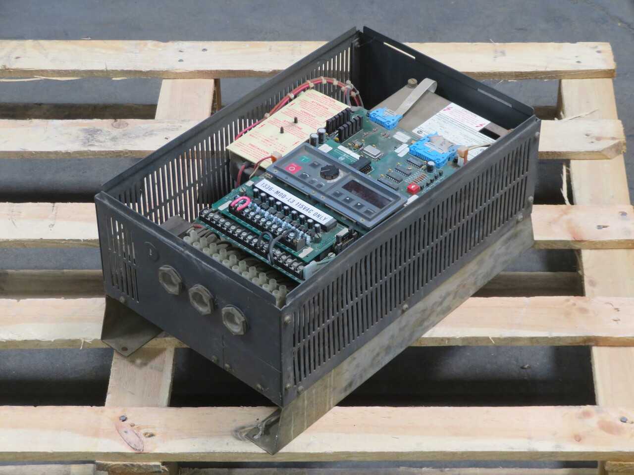 ALLEN BRADLEY 1336 VT-8005-EAN-FA2-L3 DRIVE - AC VFD DRIVES