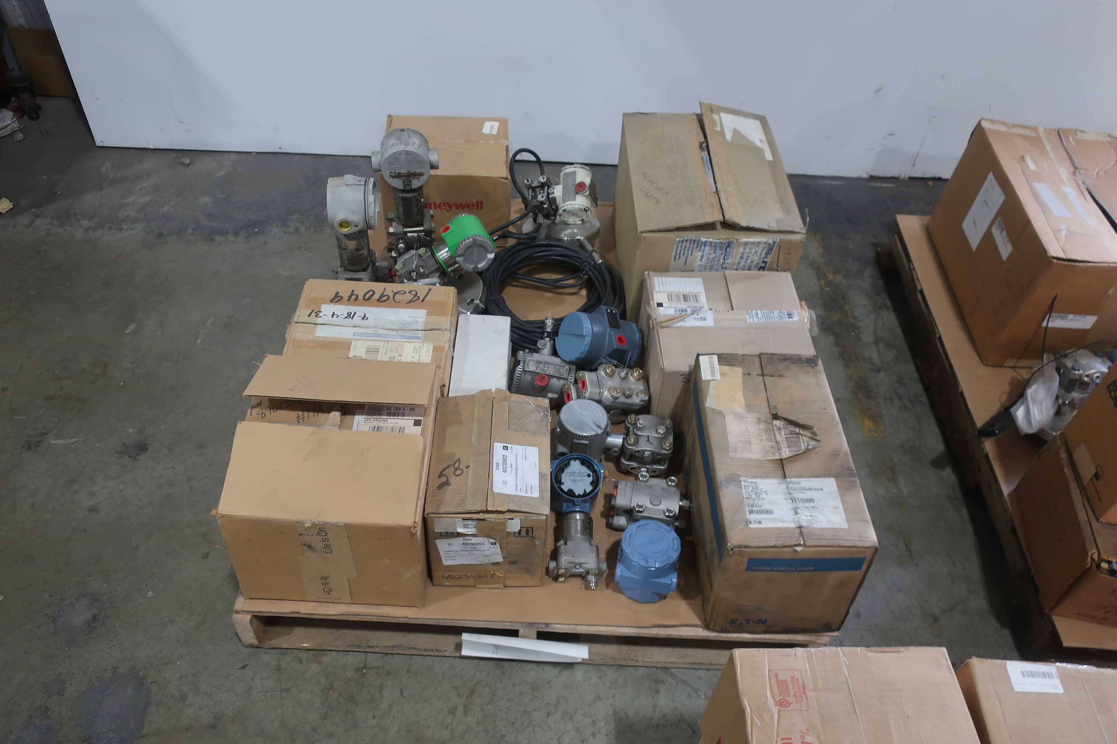 SKU 1760926 - 3 PALLETS OF ASSORTED TRANSMITTERS - PRESSURE TRANSMITTER