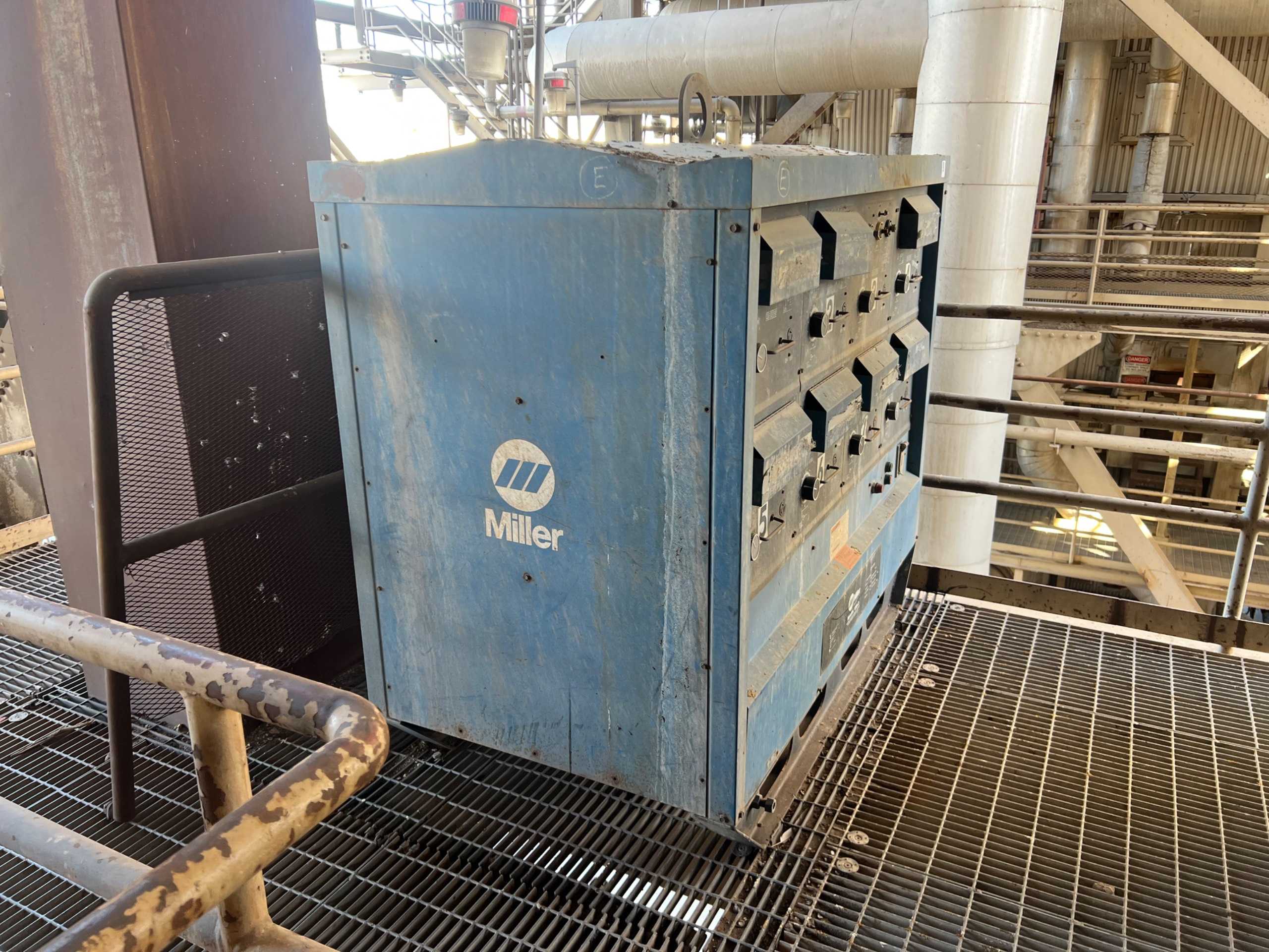 MILLER MARK VII-2 WELDING POWER SOURCE - WELDING EQUIPMENT