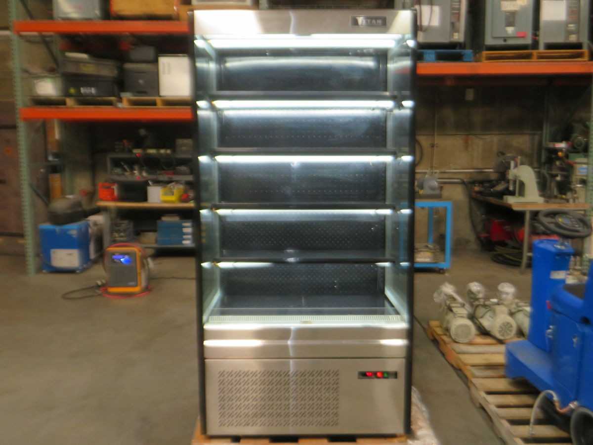 TITAN XTO-40-G BEVERAGE DISPLAY COOLER - FOOD & BEVERAGE