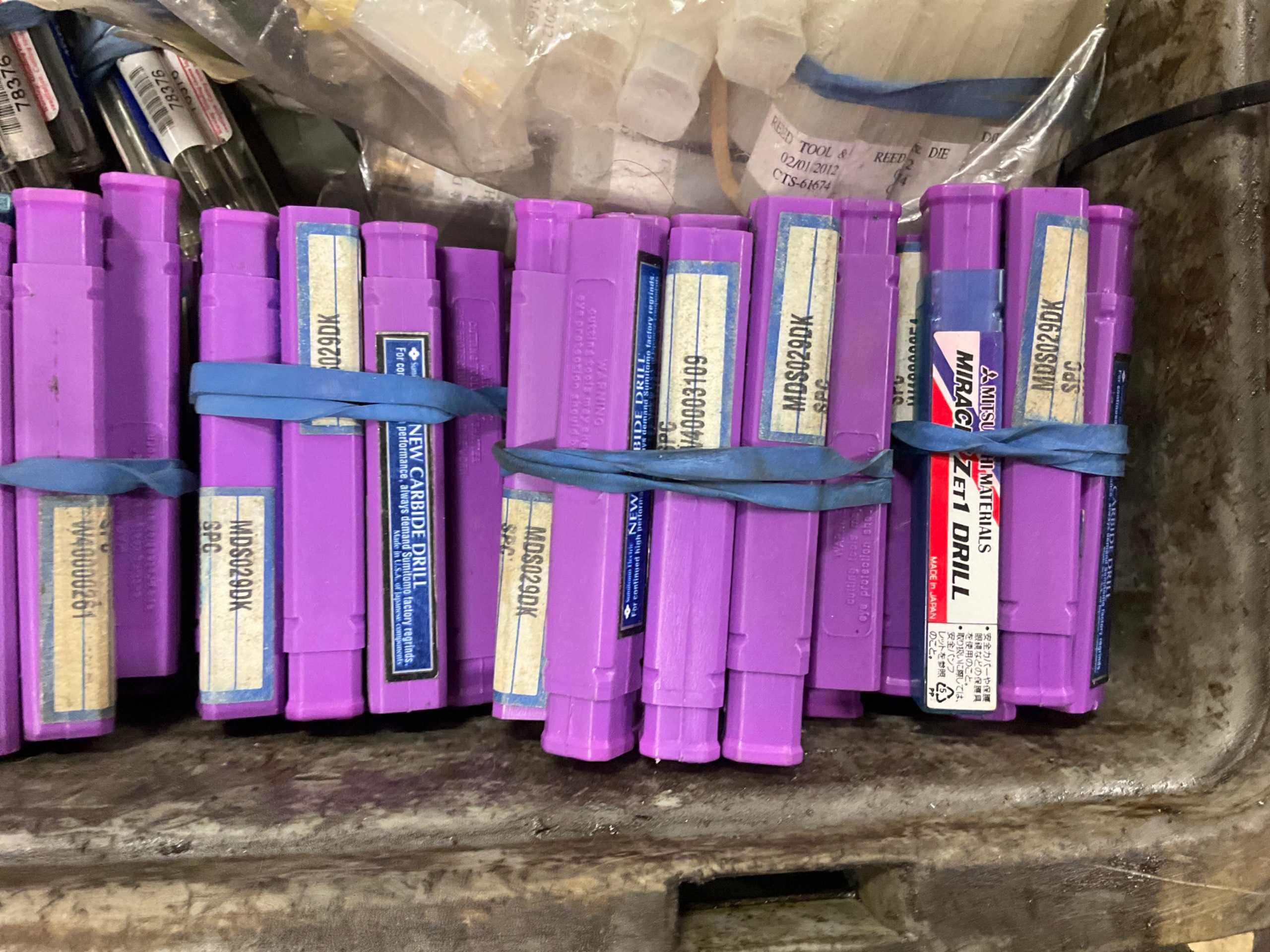 BULK QTY OF INDEXABLE CARBIDE INSERTS - INDUSTRIAL PARTS